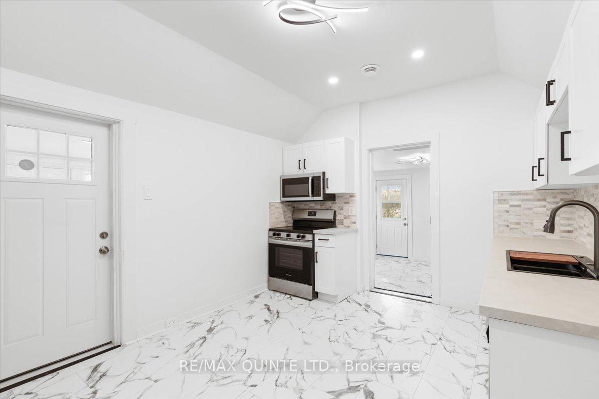 Photo 8 of 171 Front Street W, Stirling-Rawdon, Stirling Ward — HOMEH