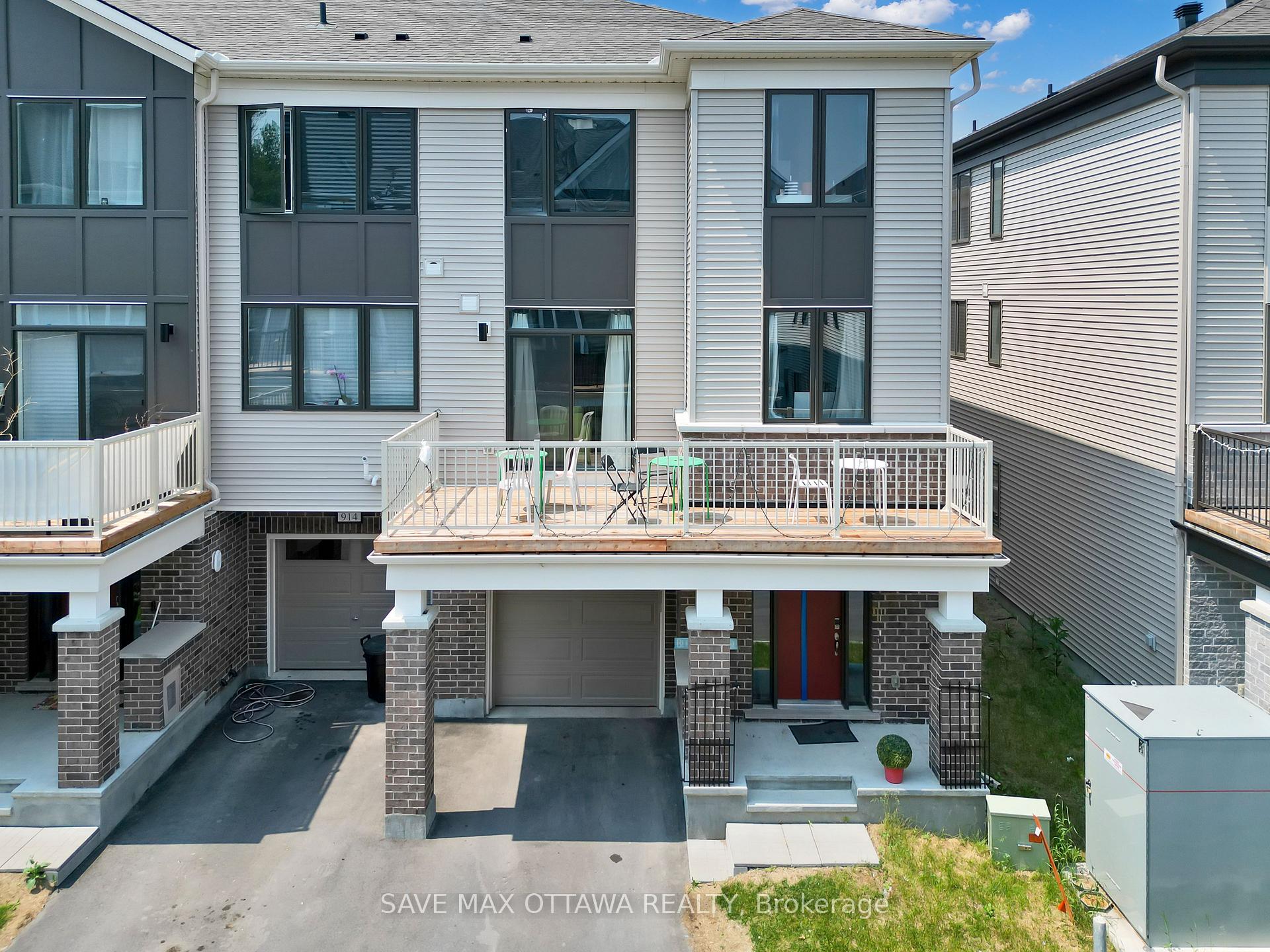 Photo 1 of 912 Nova Private, Ottawa, Barrhaven - Half Moon Bay — HOMEH