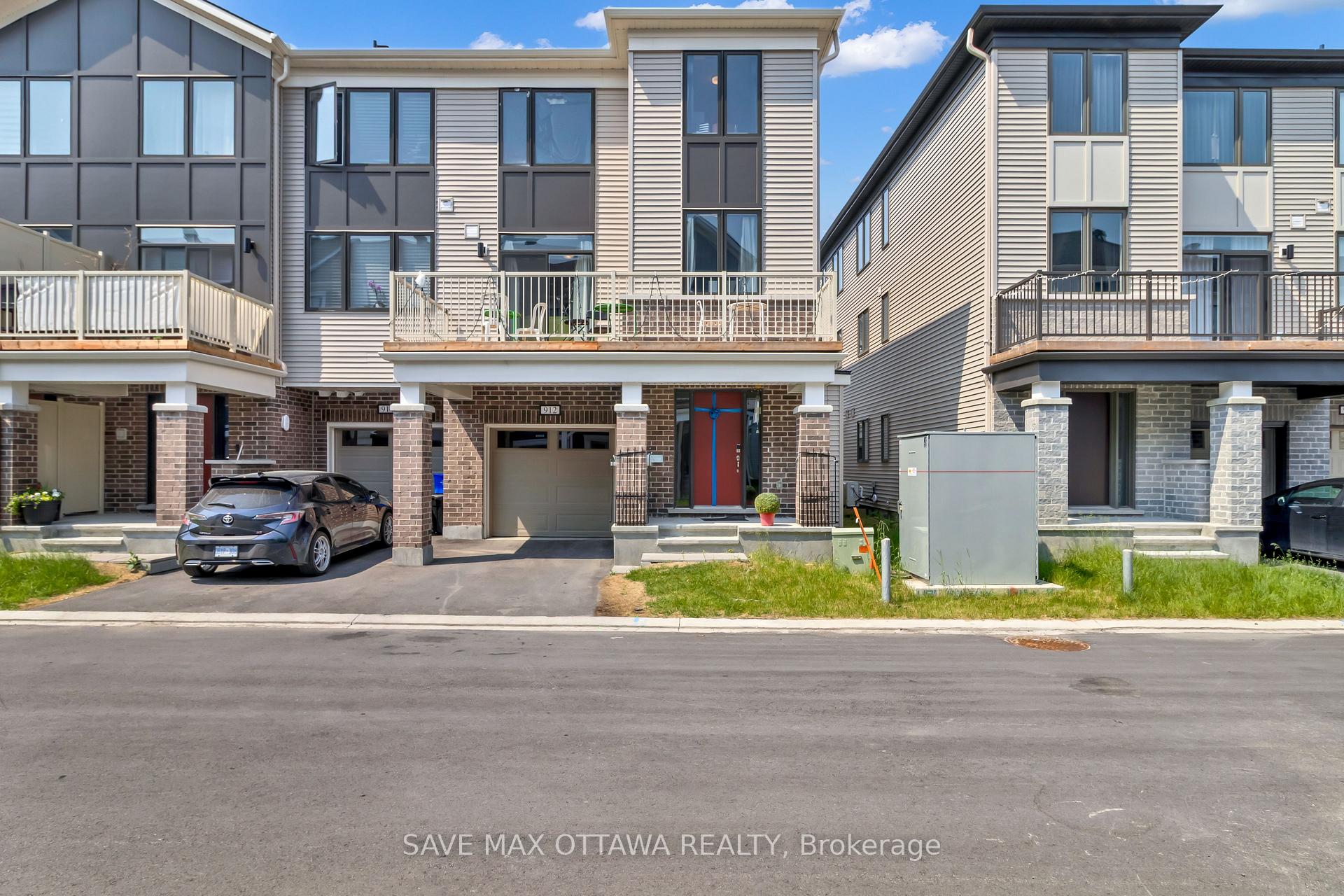 Photo 4 of 912 Nova Private, Ottawa, Barrhaven - Half Moon Bay — HOMEH