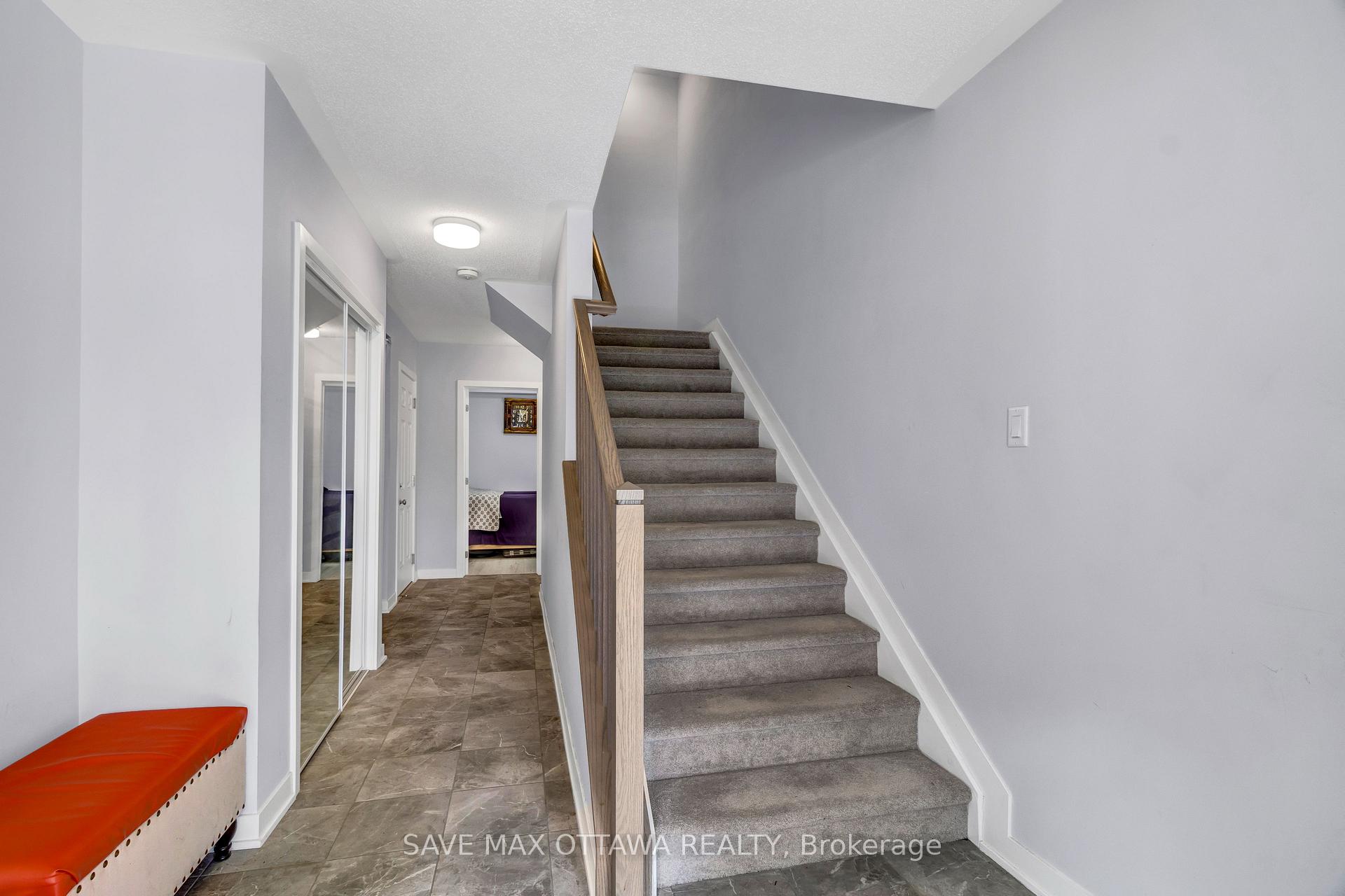 Photo 8 of 912 Nova Private, Ottawa, Barrhaven - Half Moon Bay — HOMEH
