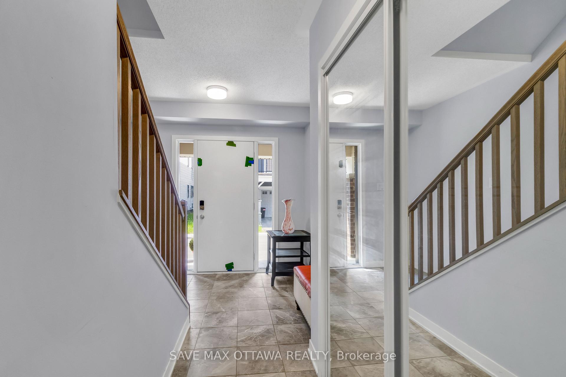 Photo 12 of 912 Nova Private, Ottawa, Barrhaven - Half Moon Bay — HOMEH