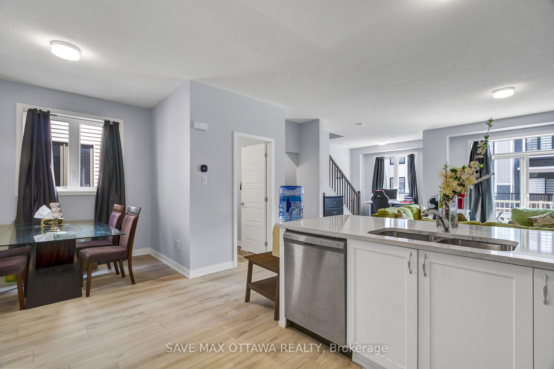 Photo 14 of 912 Nova Private, Ottawa, Barrhaven - Half Moon Bay — HOMEH