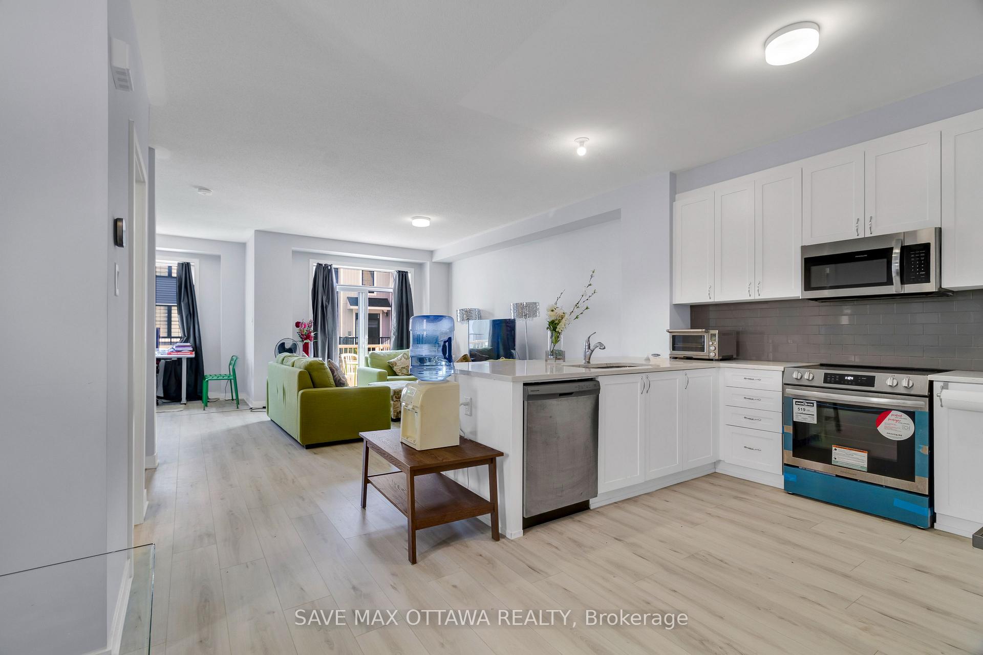 Photo 15 of 912 Nova Private, Ottawa, Barrhaven - Half Moon Bay — HOMEH
