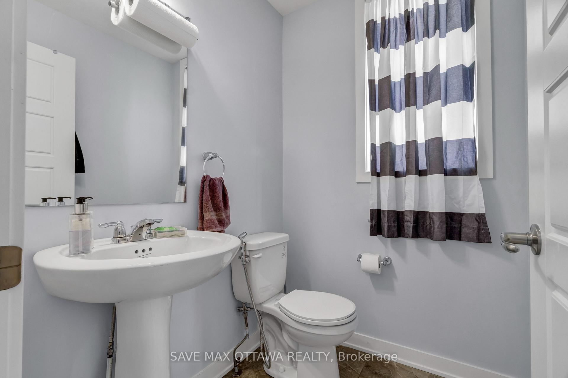 Photo 16 of 912 Nova Private, Ottawa, Barrhaven - Half Moon Bay — HOMEH