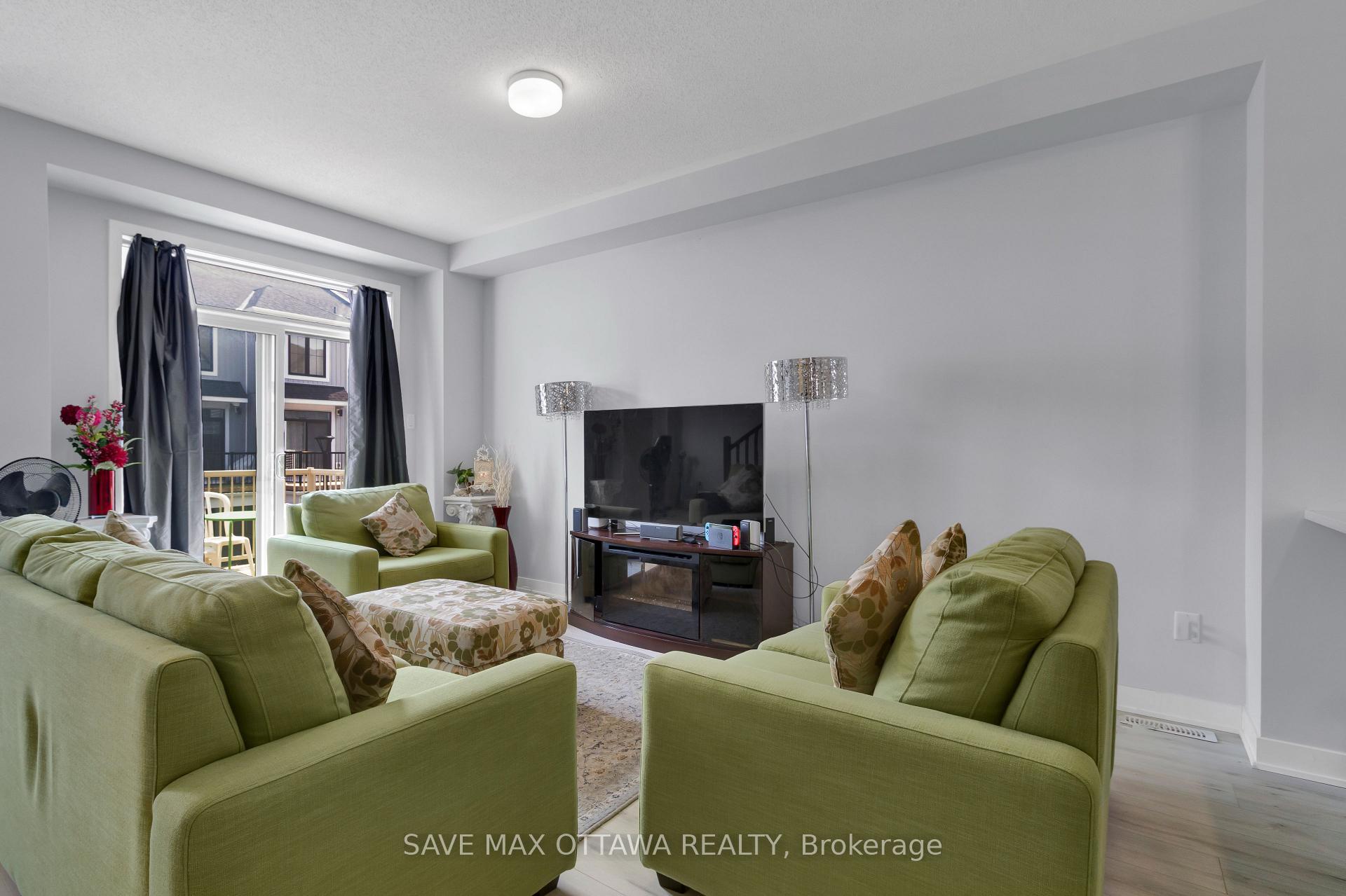 Photo 20 of 912 Nova Private, Ottawa, Barrhaven - Half Moon Bay — HOMEH
