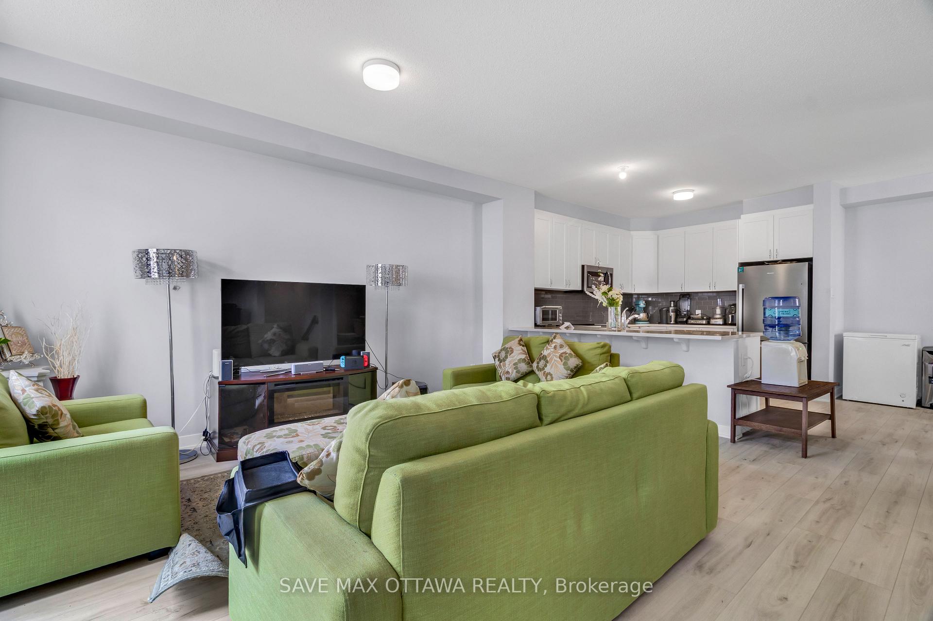 Photo 19 of 912 Nova Private, Ottawa, Barrhaven - Half Moon Bay — HOMEH