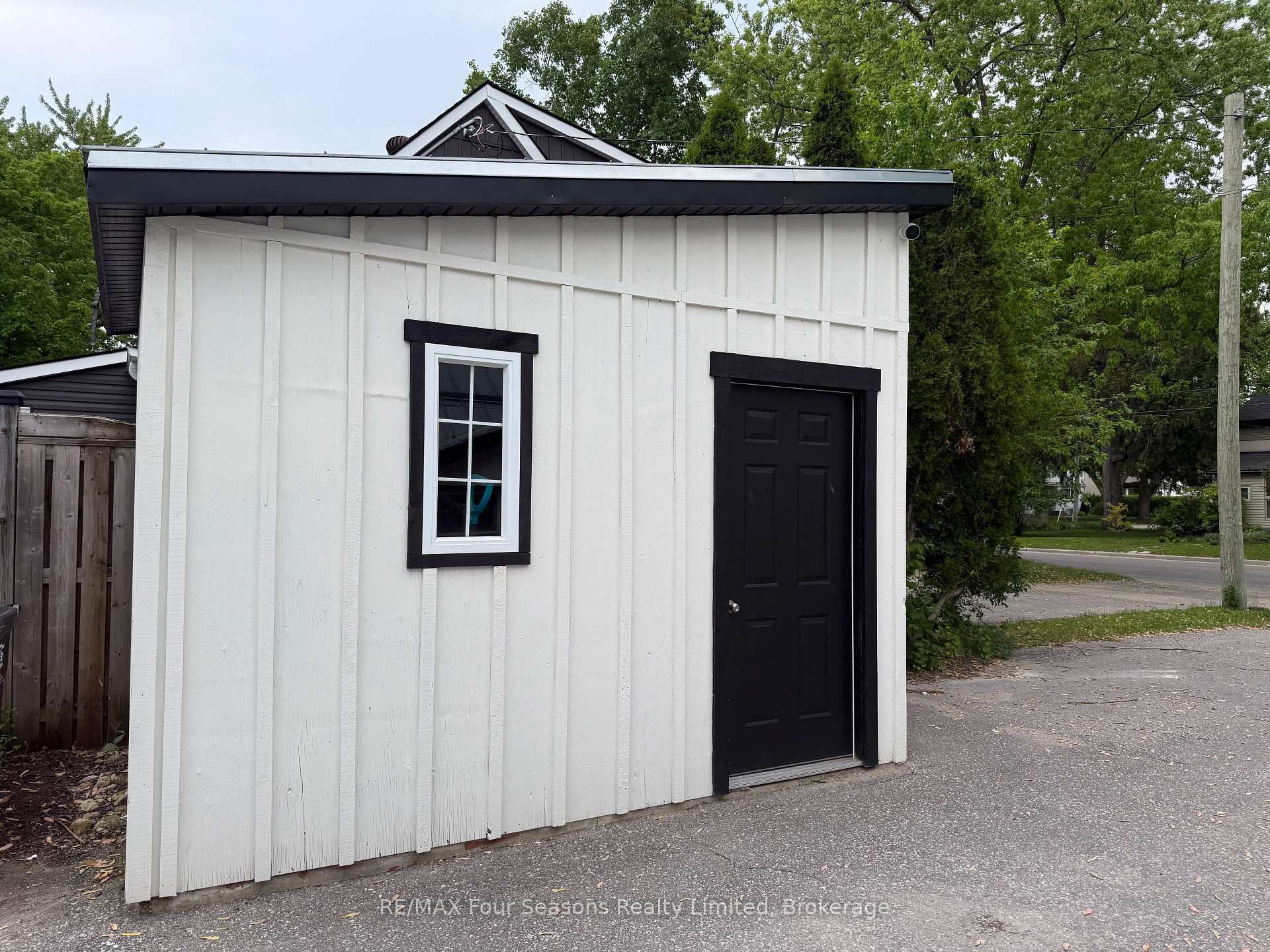 Photo 2 of Unit 1, 223 Sixth Street, Collingwood — HOMEH