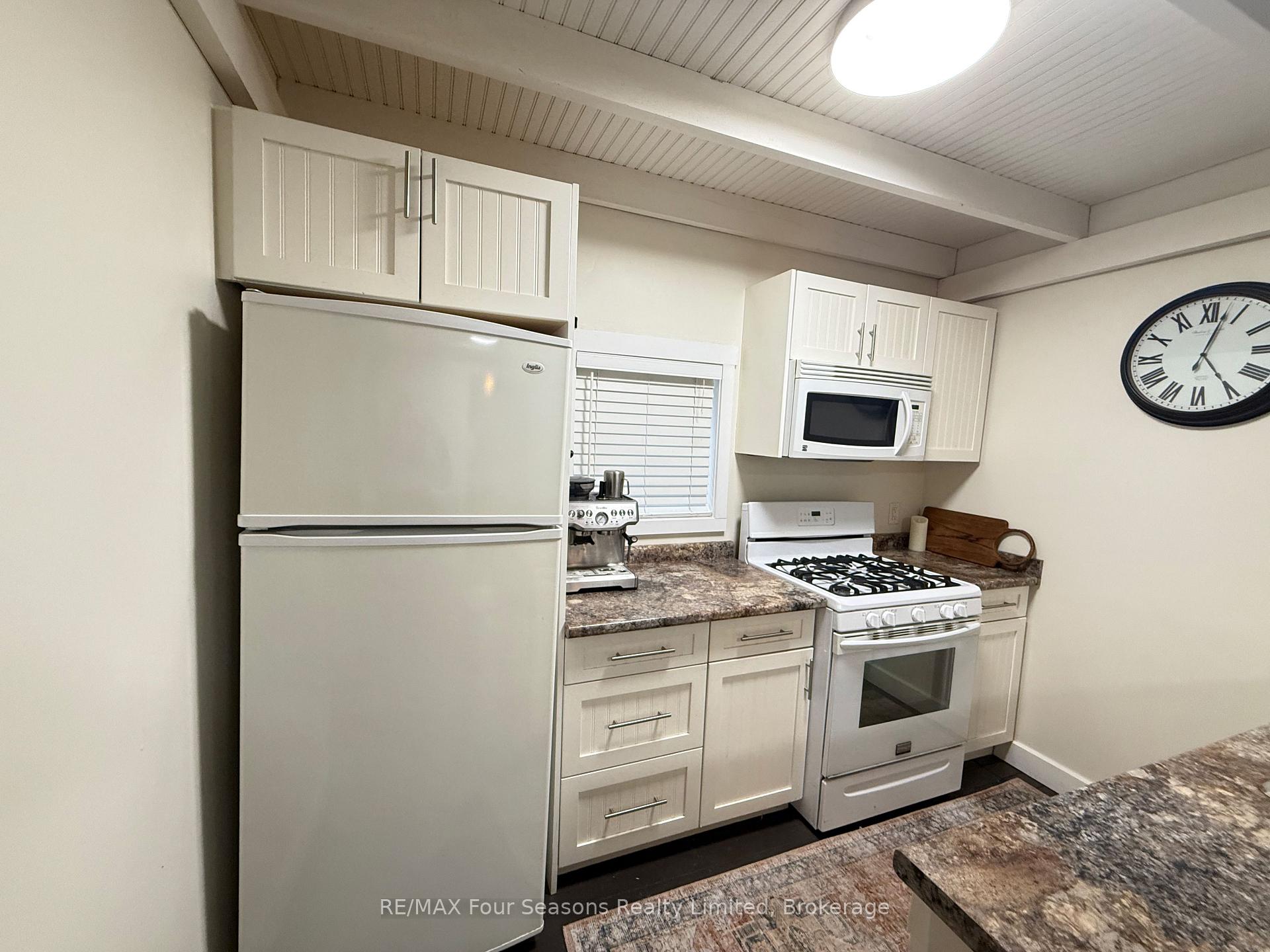 Photo 11 of Unit 1, 223 Sixth Street, Collingwood — HOMEH