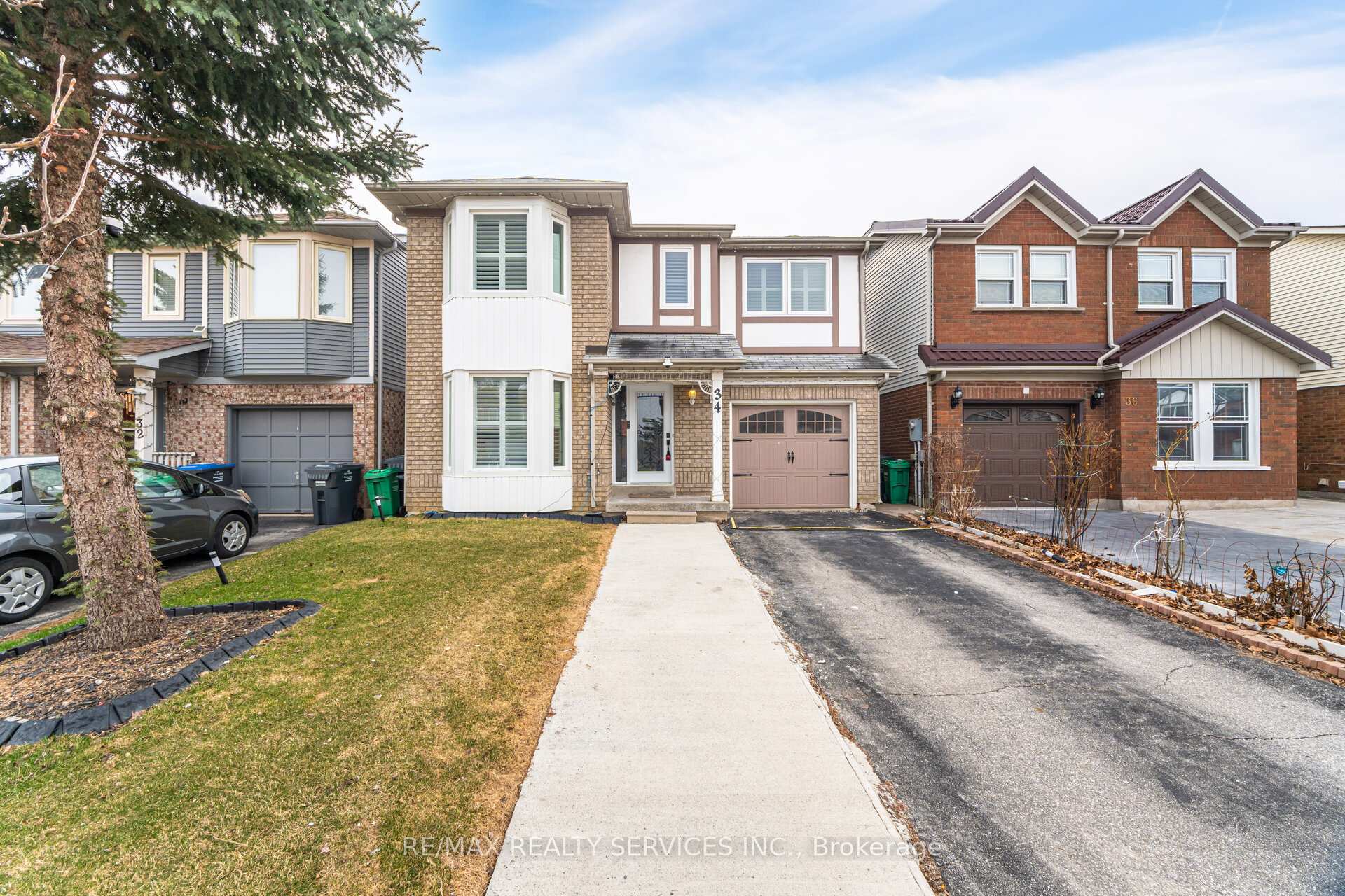 Front of 34 Chipmunk Crescent