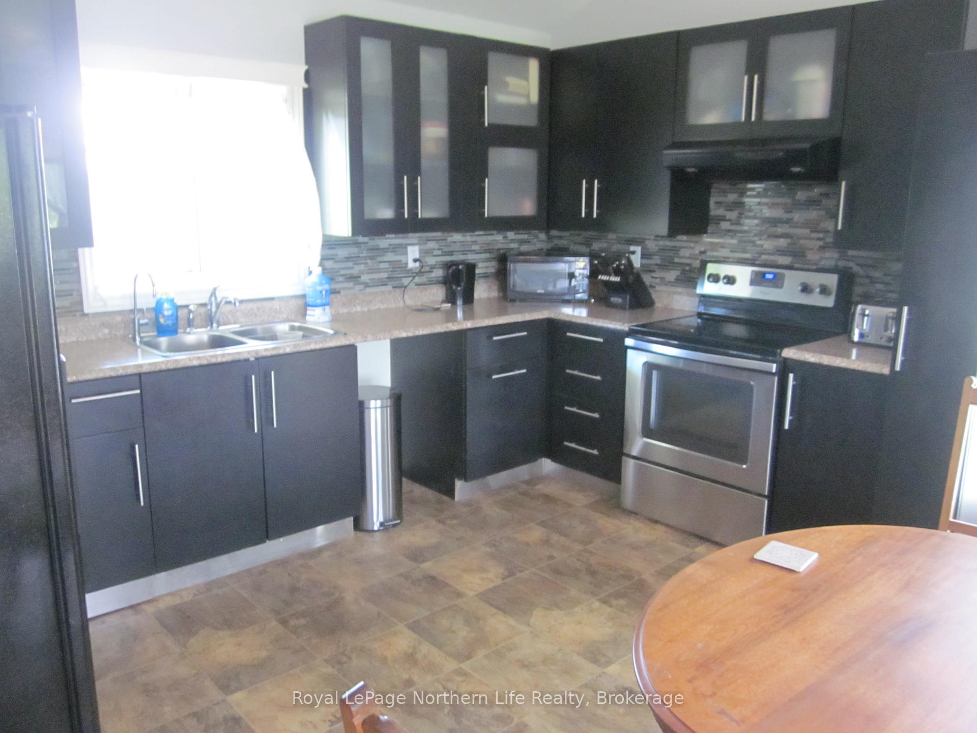 Photo 10 of 2131 Papineau Road E, Papineau-Cameron, Papineau Cameron — HOMEH