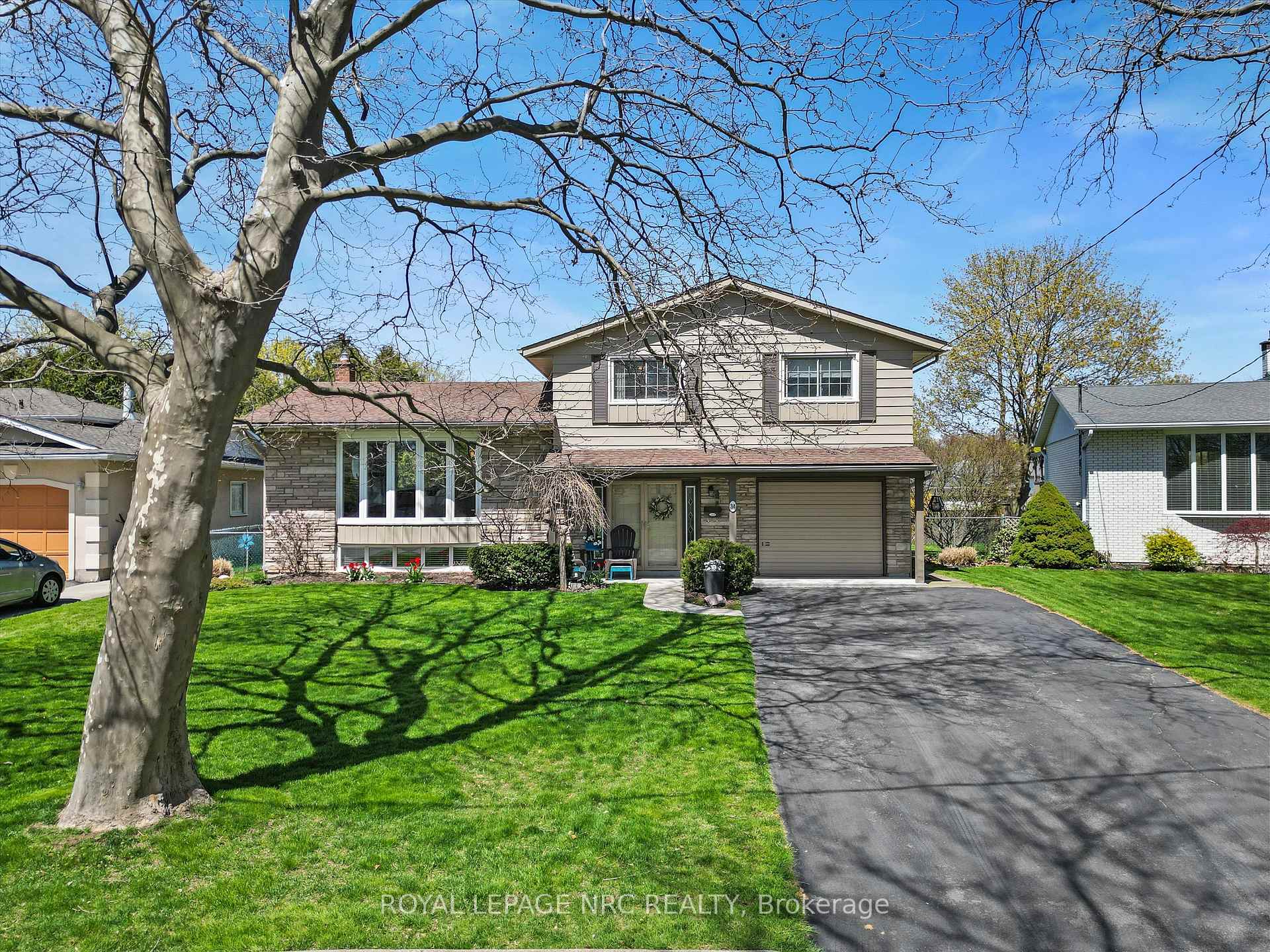 Photo 2 of 34 Crown Street, St. Catharines, Vine/Linwell — HOMEH