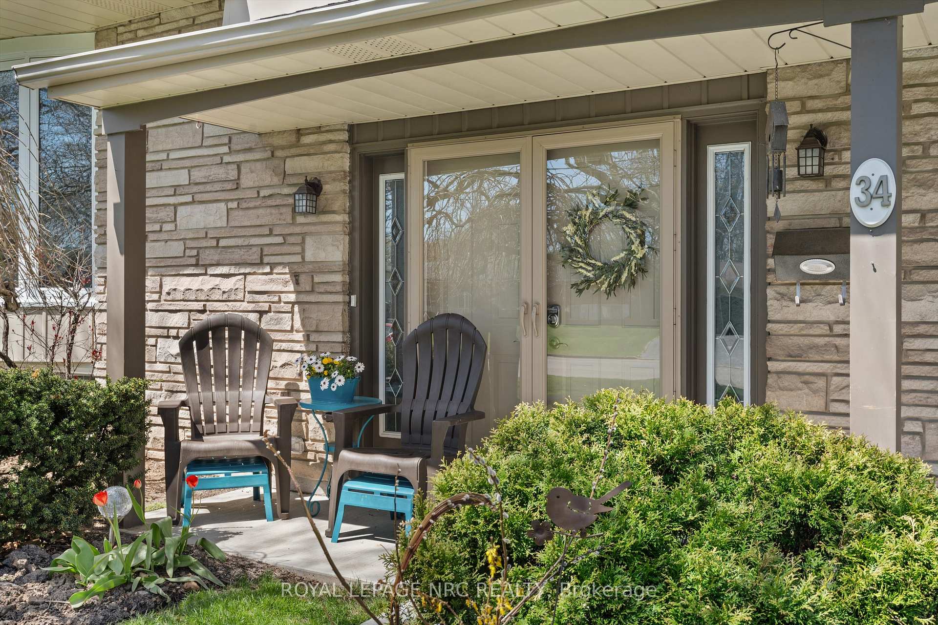 Photo 5 of 34 Crown Street, St. Catharines, Vine/Linwell — HOMEH