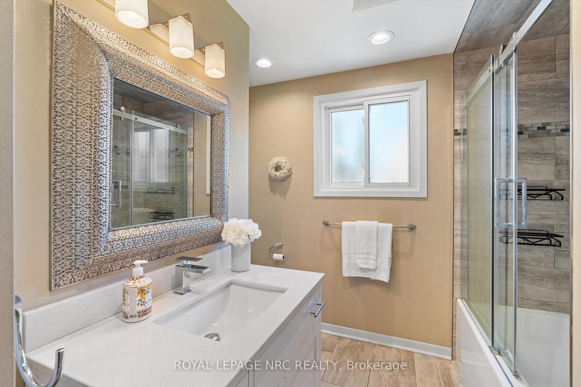 Photo 23 of 34 Crown Street, St. Catharines, Vine/Linwell — HOMEH
