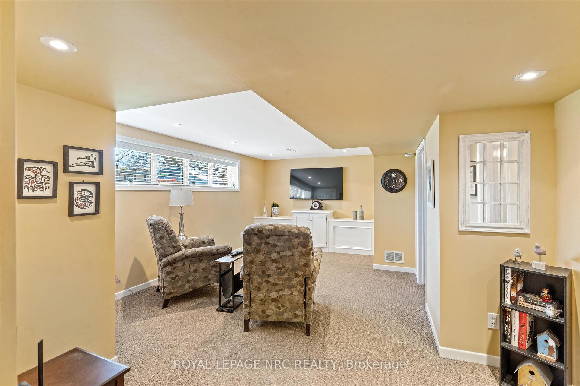 Photo 25 of 34 Crown Street, St. Catharines, Vine/Linwell — HOMEH