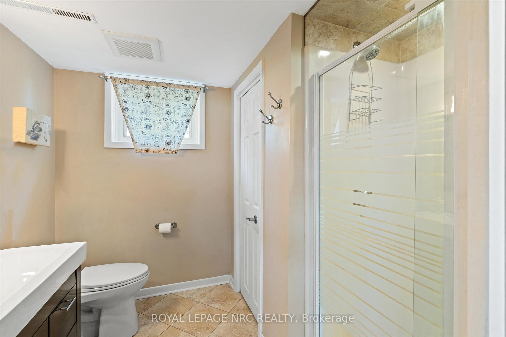 Photo 28 of 34 Crown Street, St. Catharines, Vine/Linwell — HOMEH