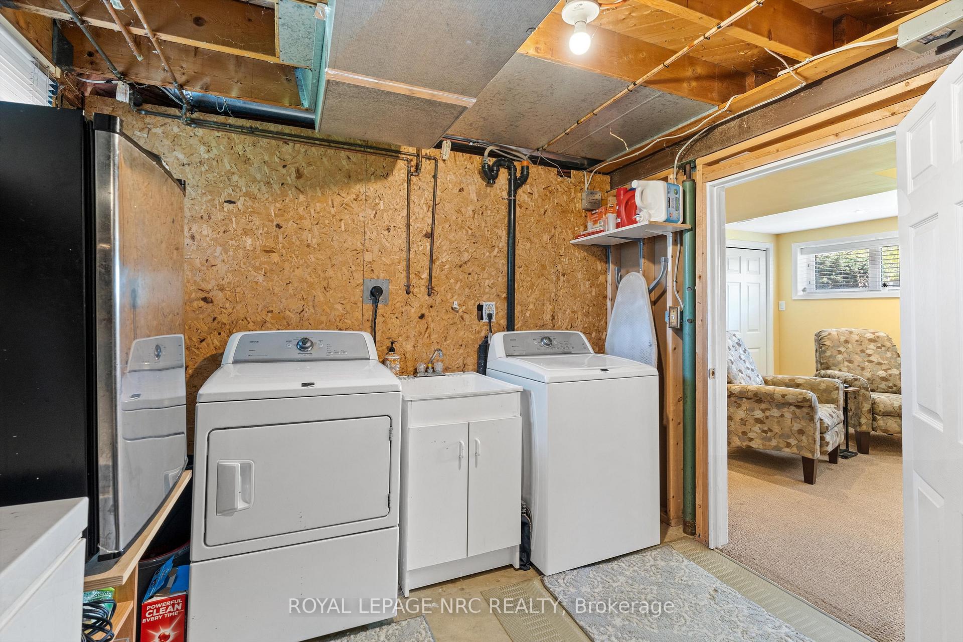 Photo 29 of 34 Crown Street, St. Catharines, Vine/Linwell — HOMEH