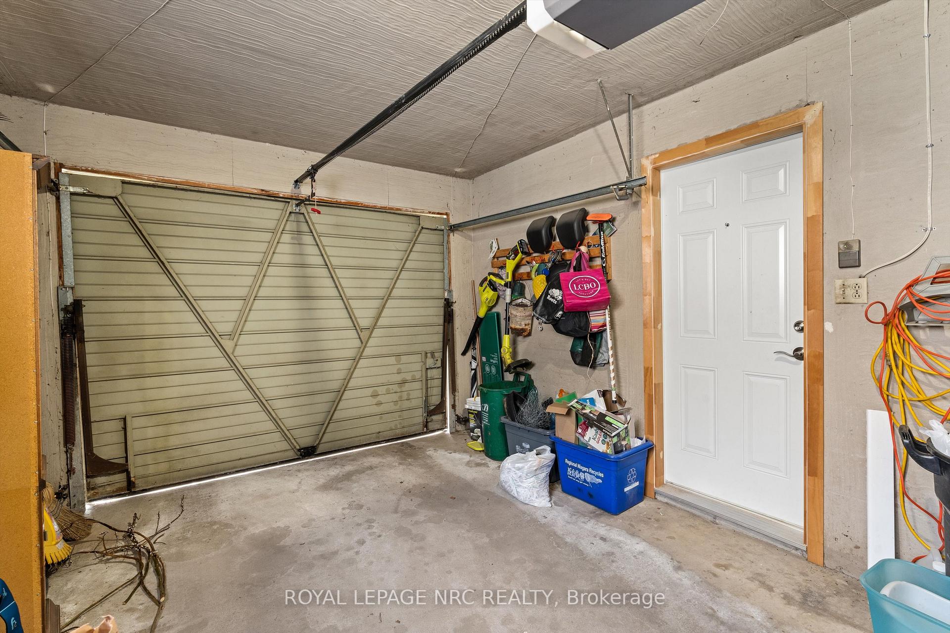 Photo 30 of 34 Crown Street, St. Catharines, Vine/Linwell — HOMEH