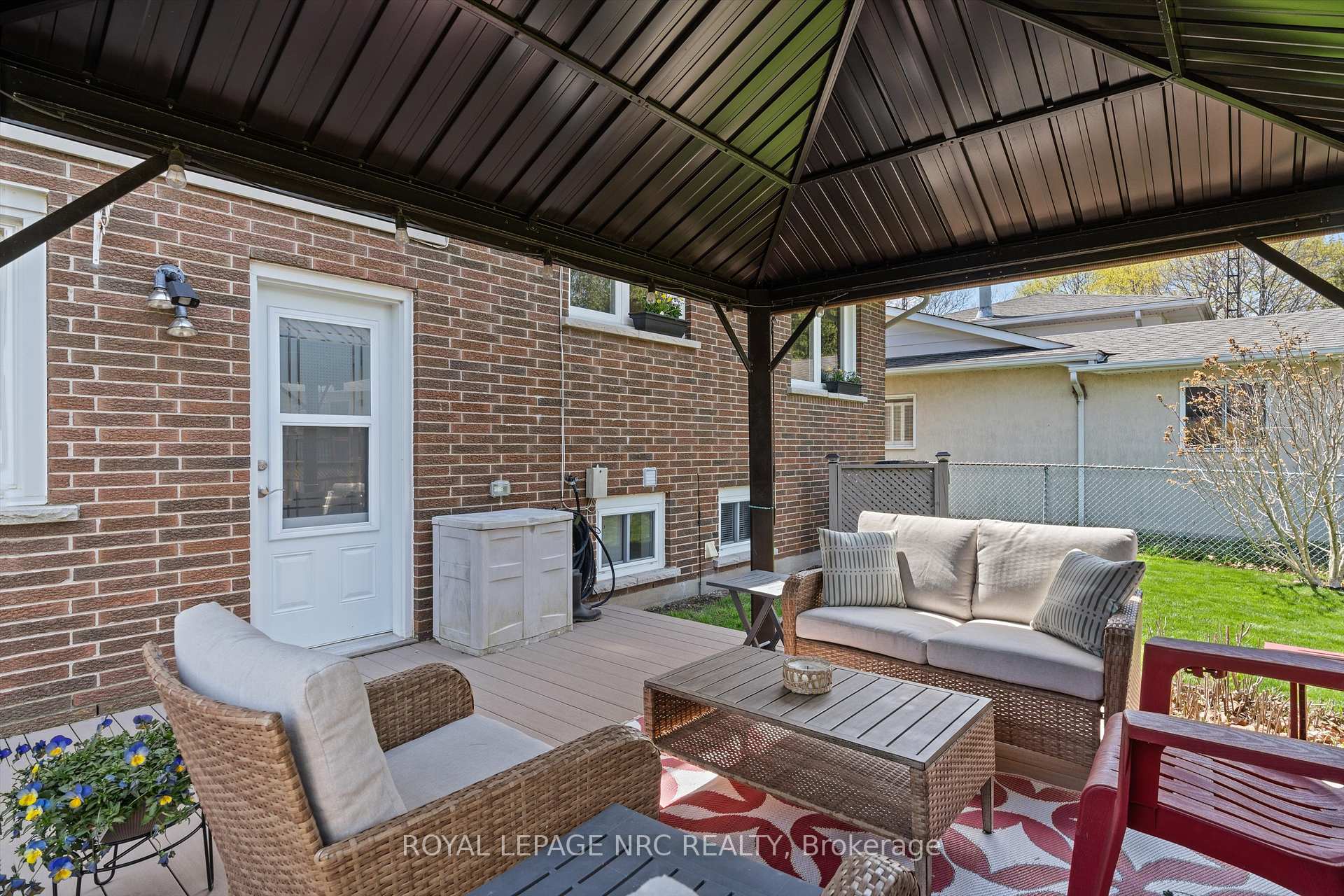 Photo 32 of 34 Crown Street, St. Catharines, Vine/Linwell — HOMEH