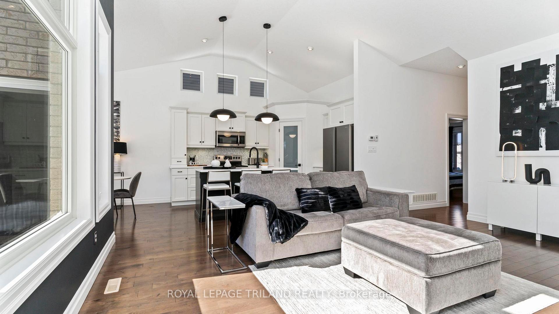 Photo 9 of 36 Deerfield Court, St. Thomas — HOMEH