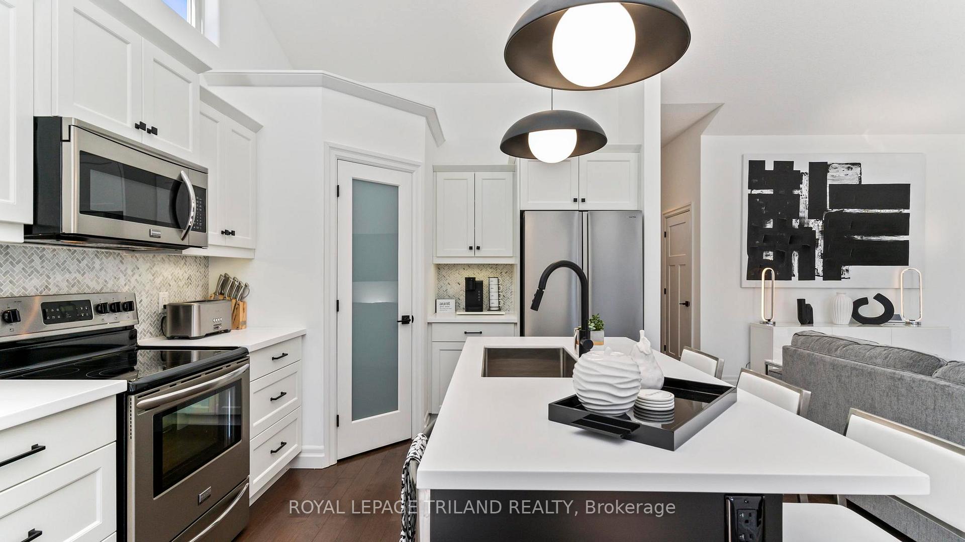 Photo 11 of 36 Deerfield Court, St. Thomas — HOMEH