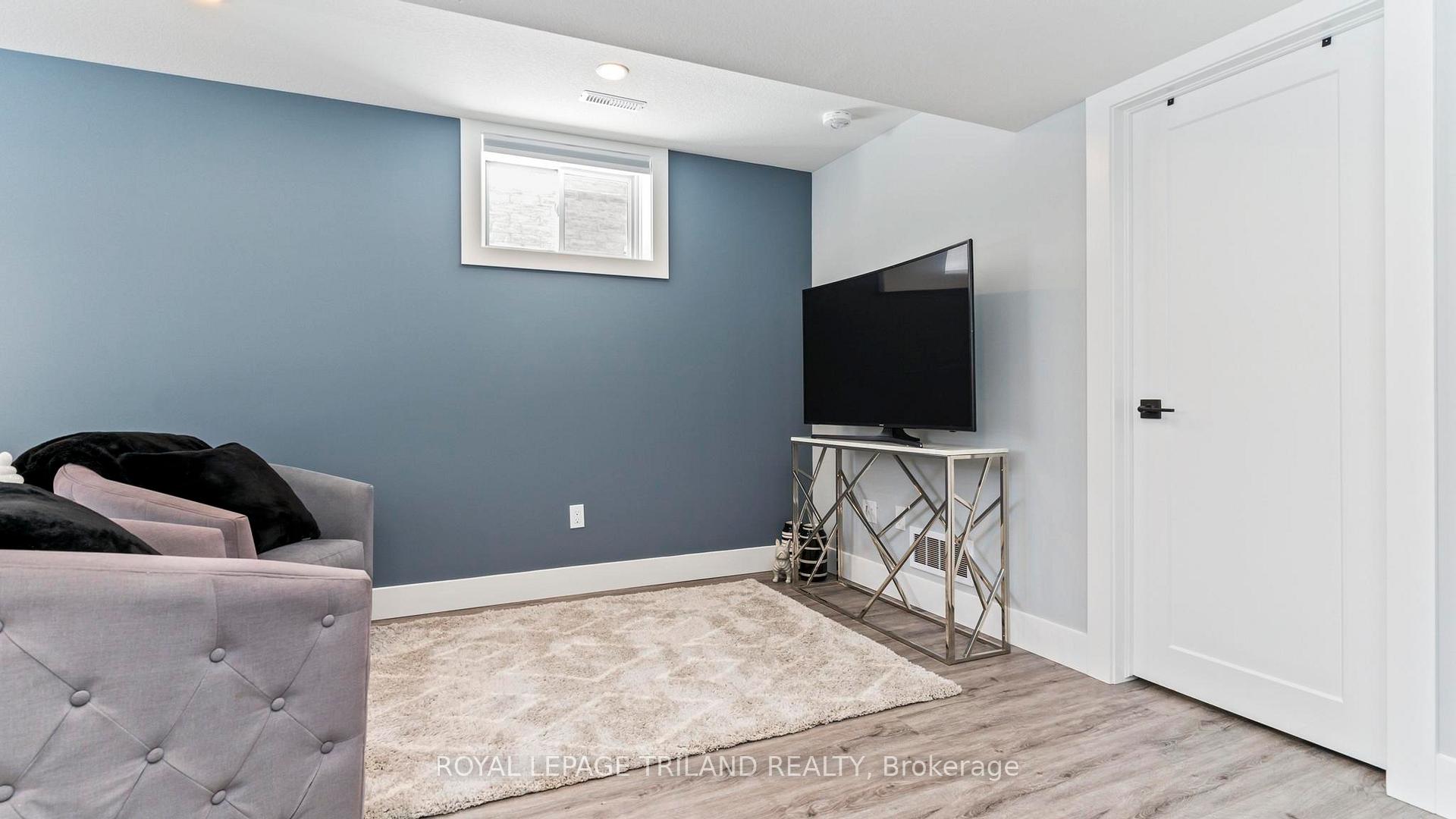 Photo 24 of 36 Deerfield Court, St. Thomas — HOMEH
