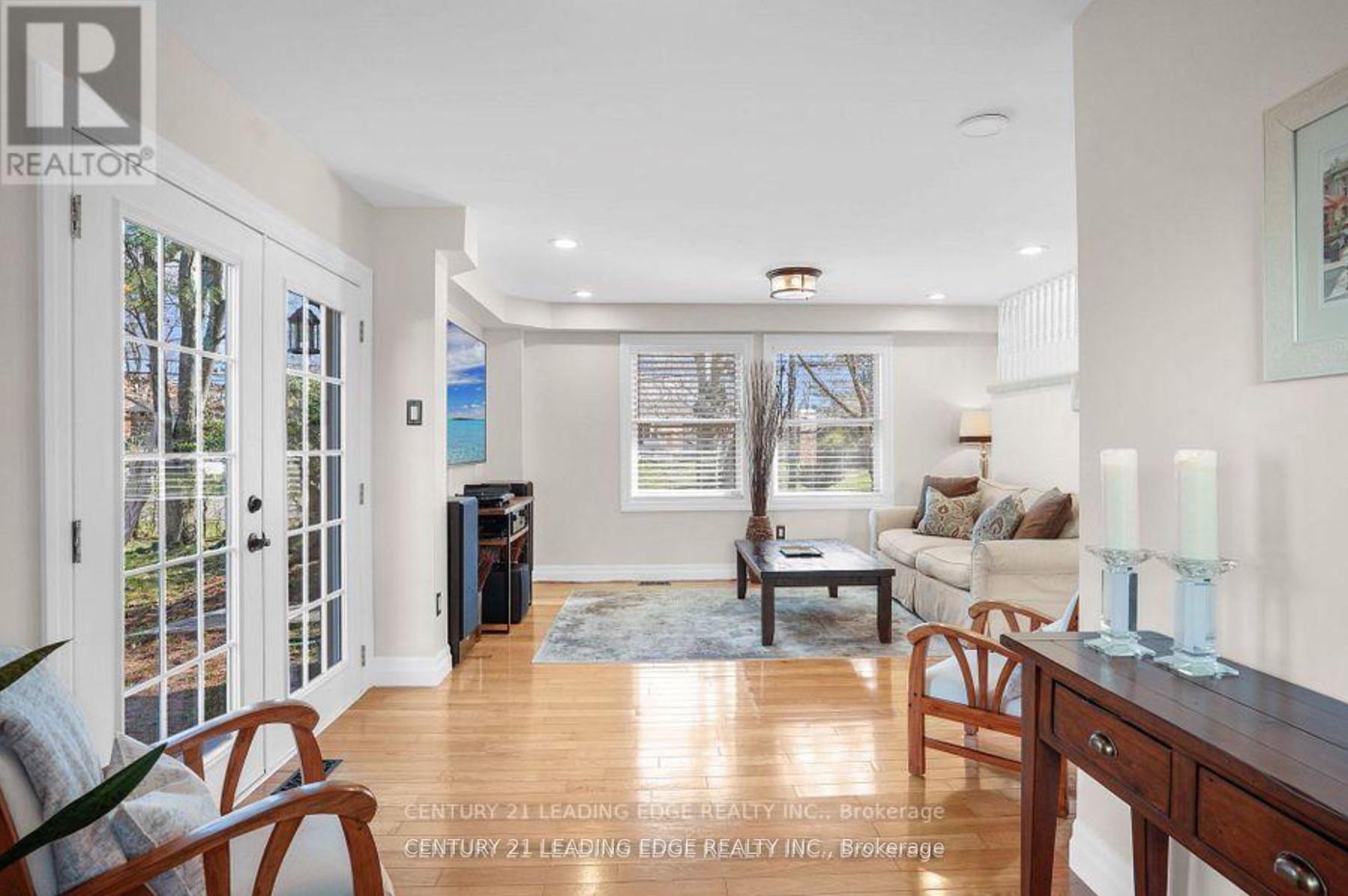 Photo 3 of 126 Lloyminn Avenue, Hamilton, Ancaster — HOMEH