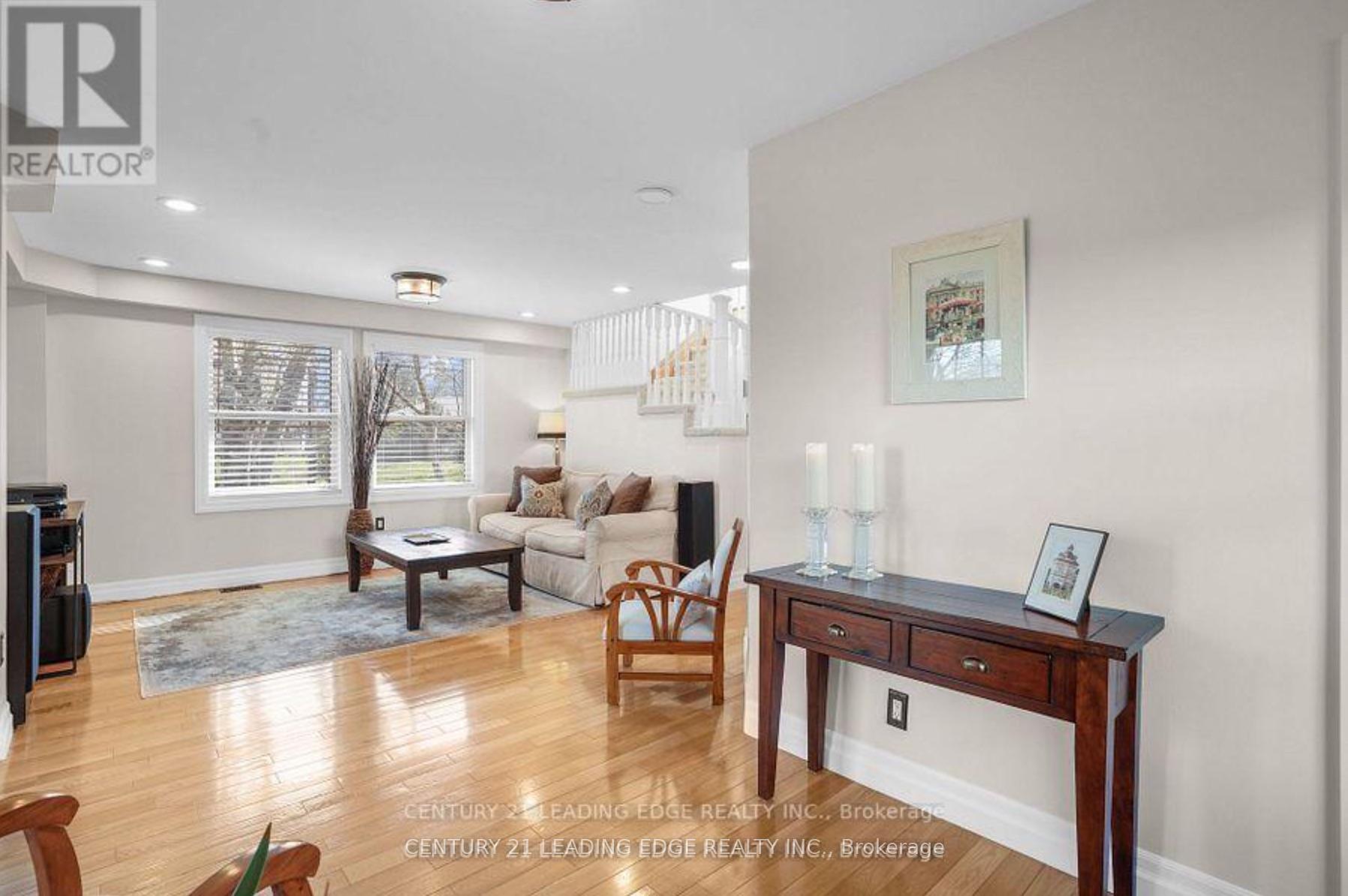 Photo 5 of 126 Lloyminn Avenue, Hamilton, Ancaster — HOMEH
