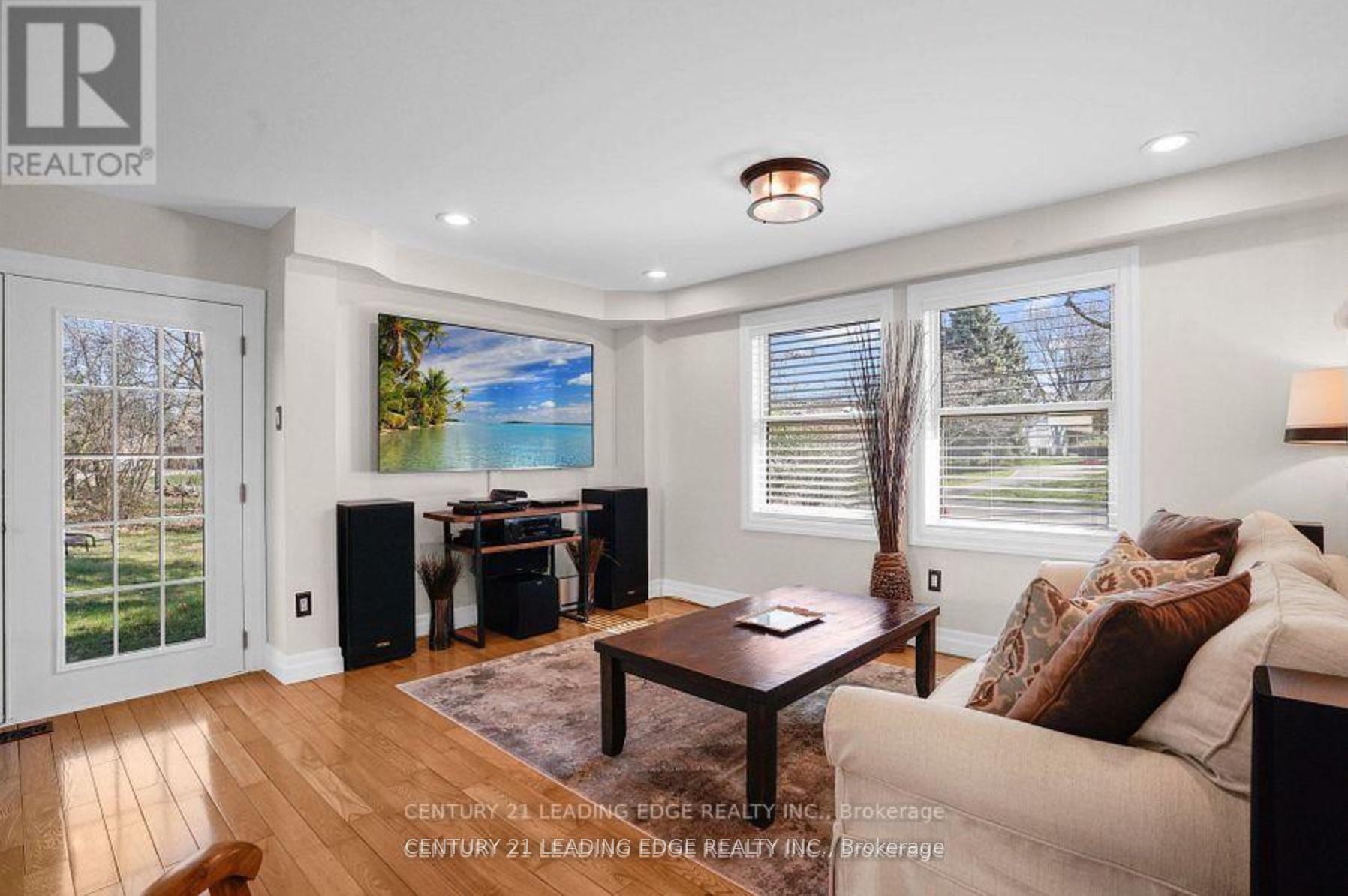 Photo 6 of 126 Lloyminn Avenue, Hamilton, Ancaster — HOMEH