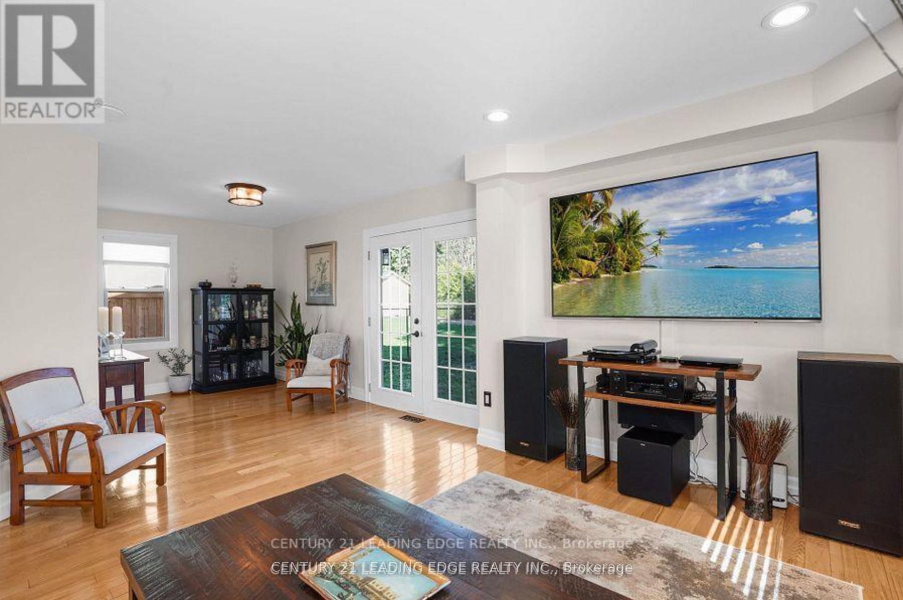 Photo 8 of 126 Lloyminn Avenue, Hamilton, Ancaster — HOMEH