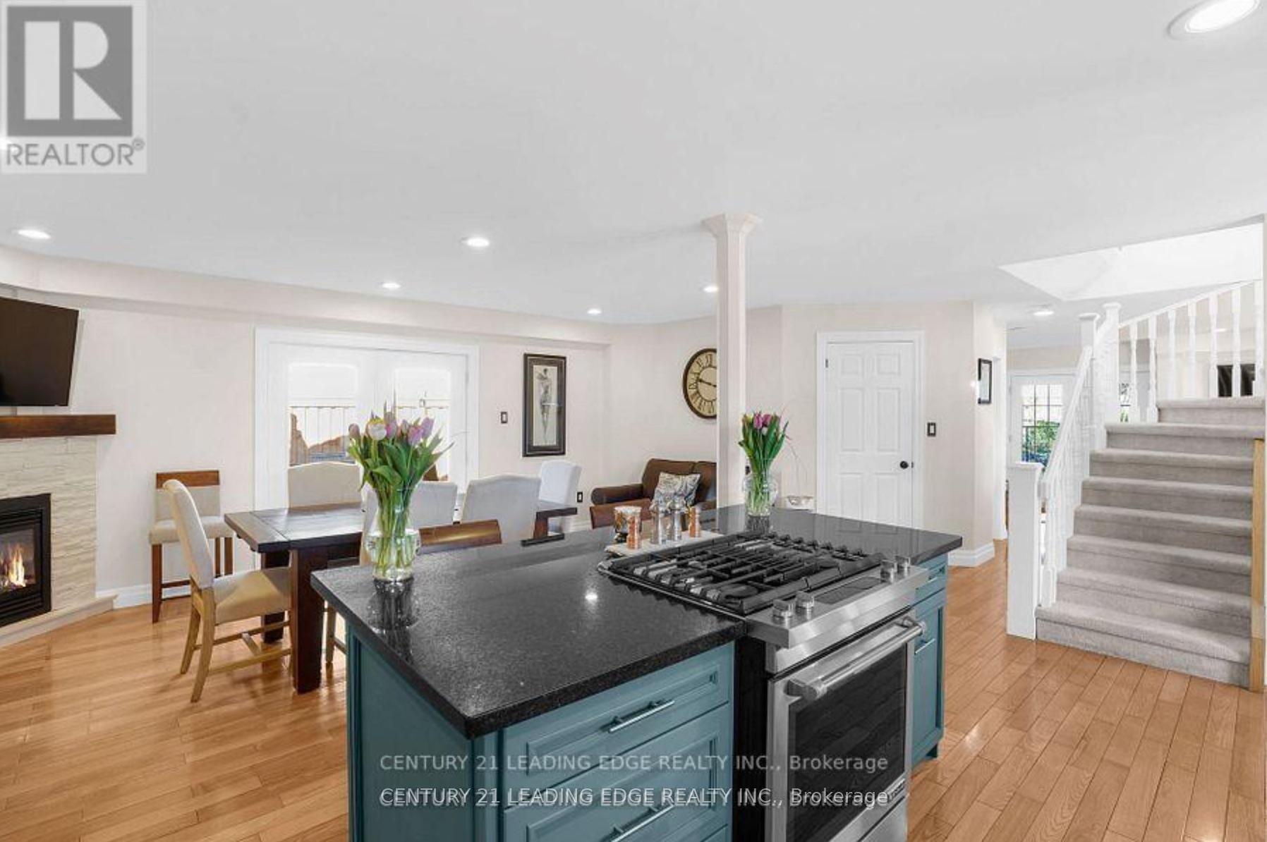 Photo 14 of 126 Lloyminn Avenue, Hamilton, Ancaster — HOMEH
