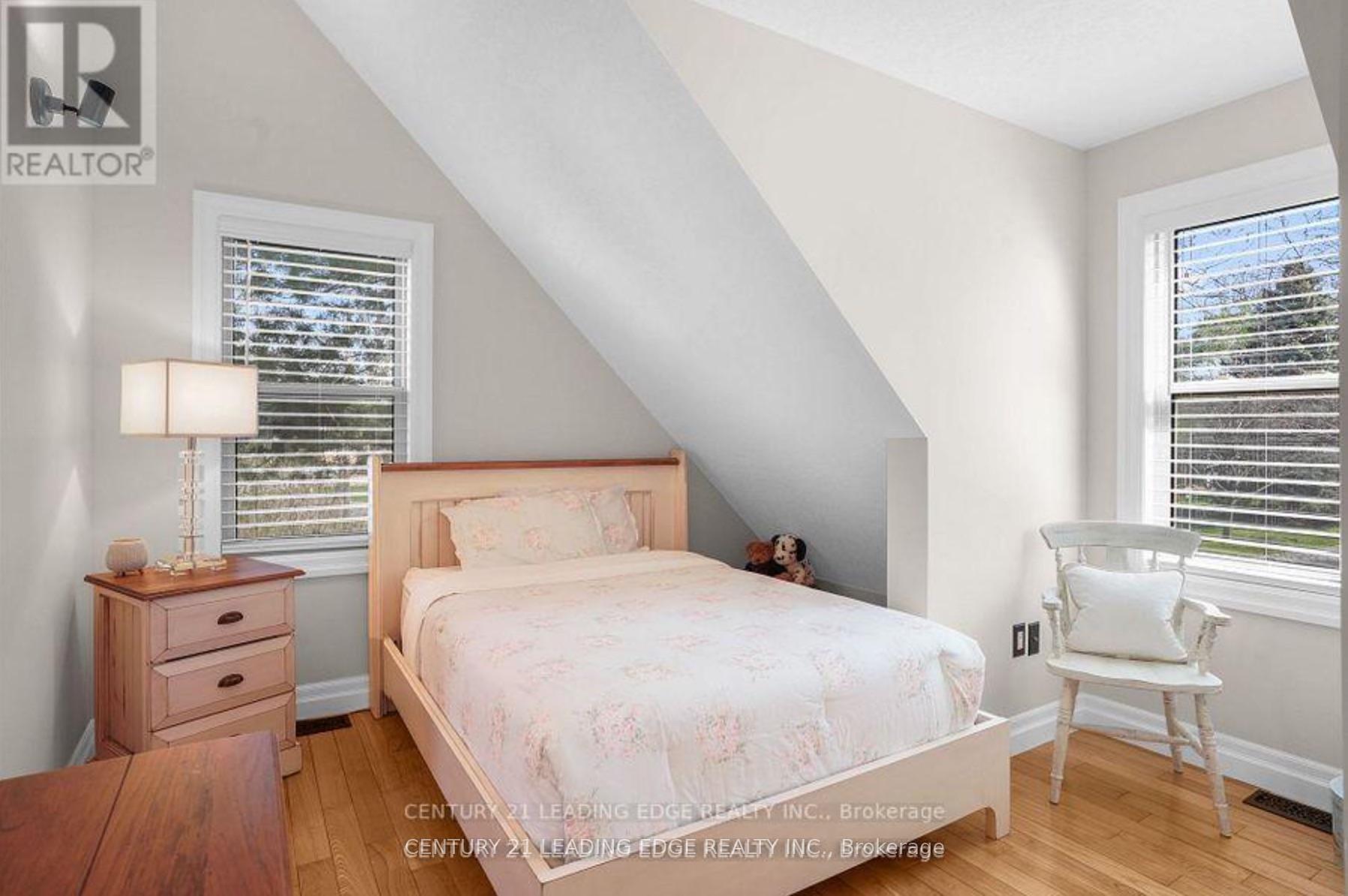 Photo 23 of 126 Lloyminn Avenue, Hamilton, Ancaster — HOMEH