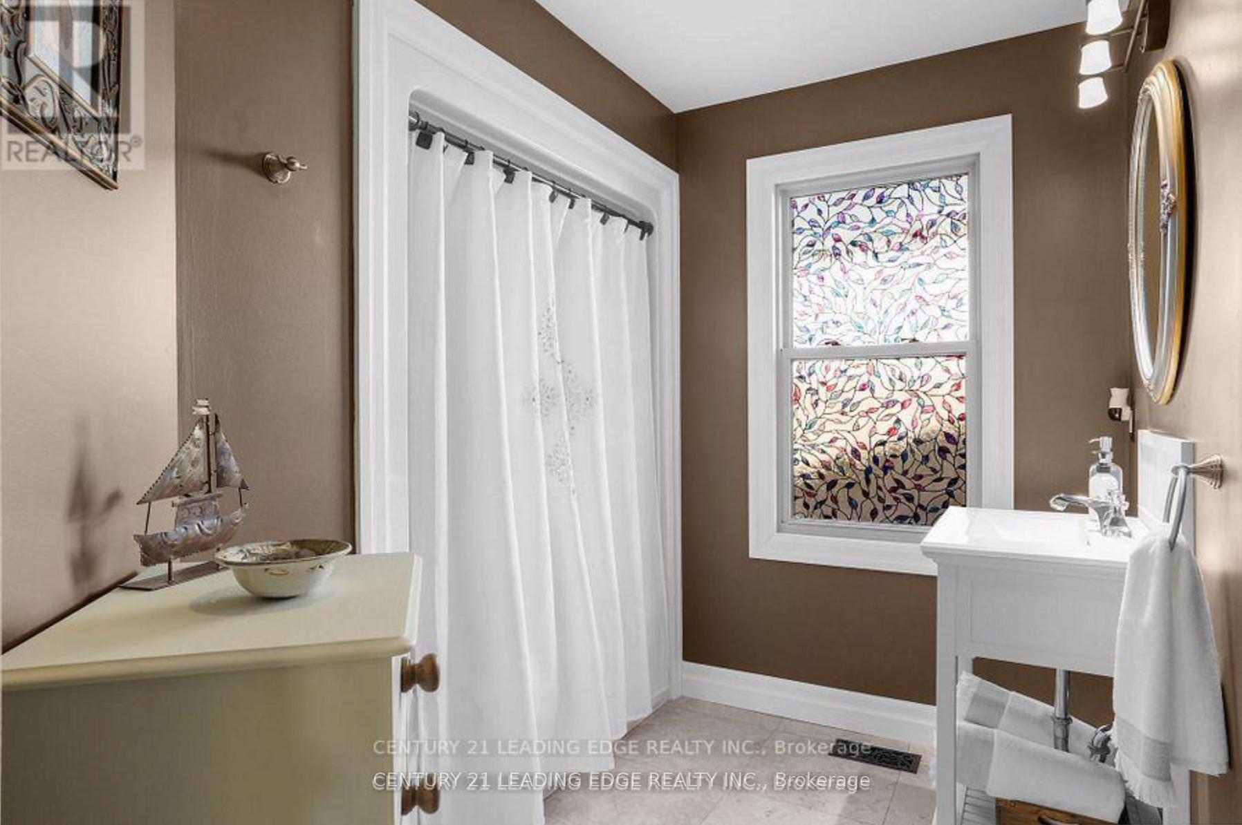 Photo 26 of 126 Lloyminn Avenue, Hamilton, Ancaster — HOMEH