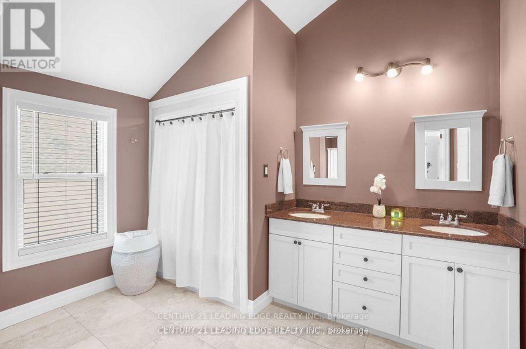 Photo 33 of 126 Lloyminn Avenue, Hamilton, Ancaster — HOMEH