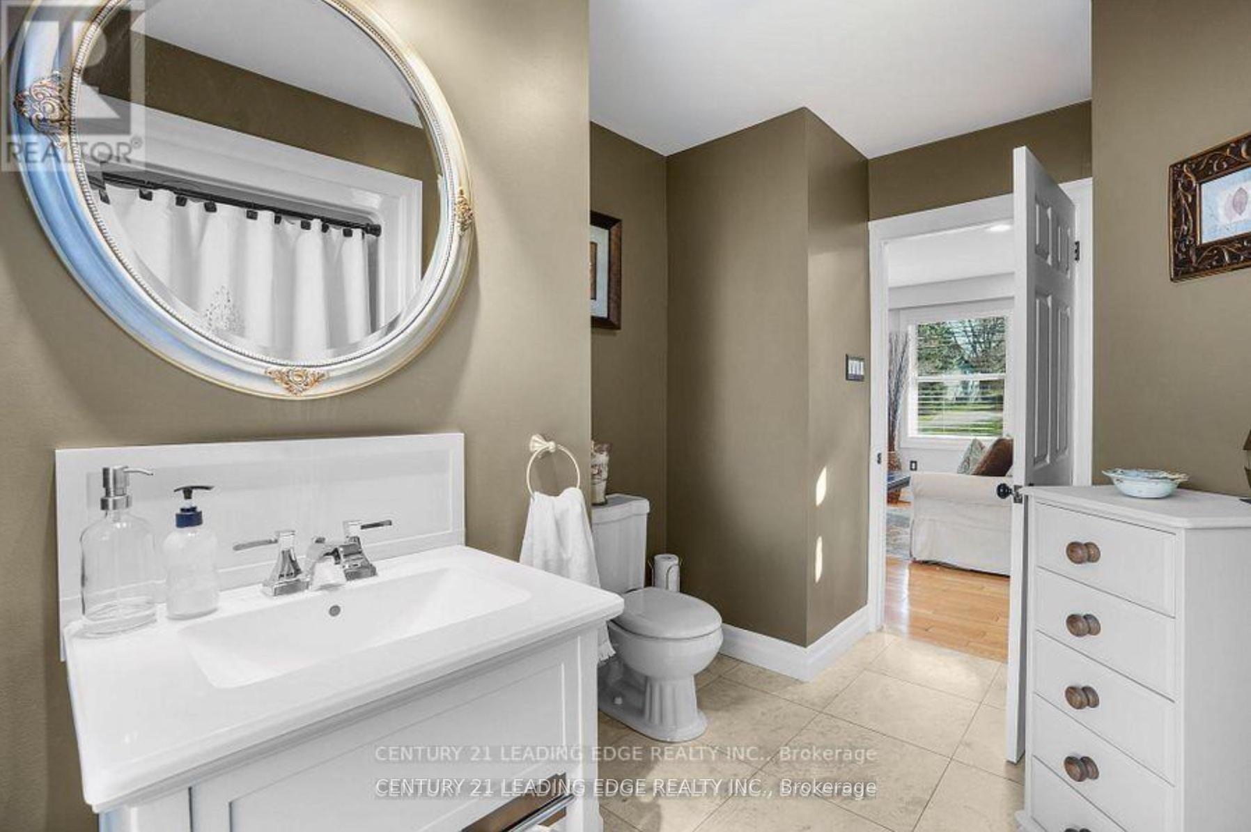 Photo 35 of 126 Lloyminn Avenue, Hamilton, Ancaster — HOMEH
