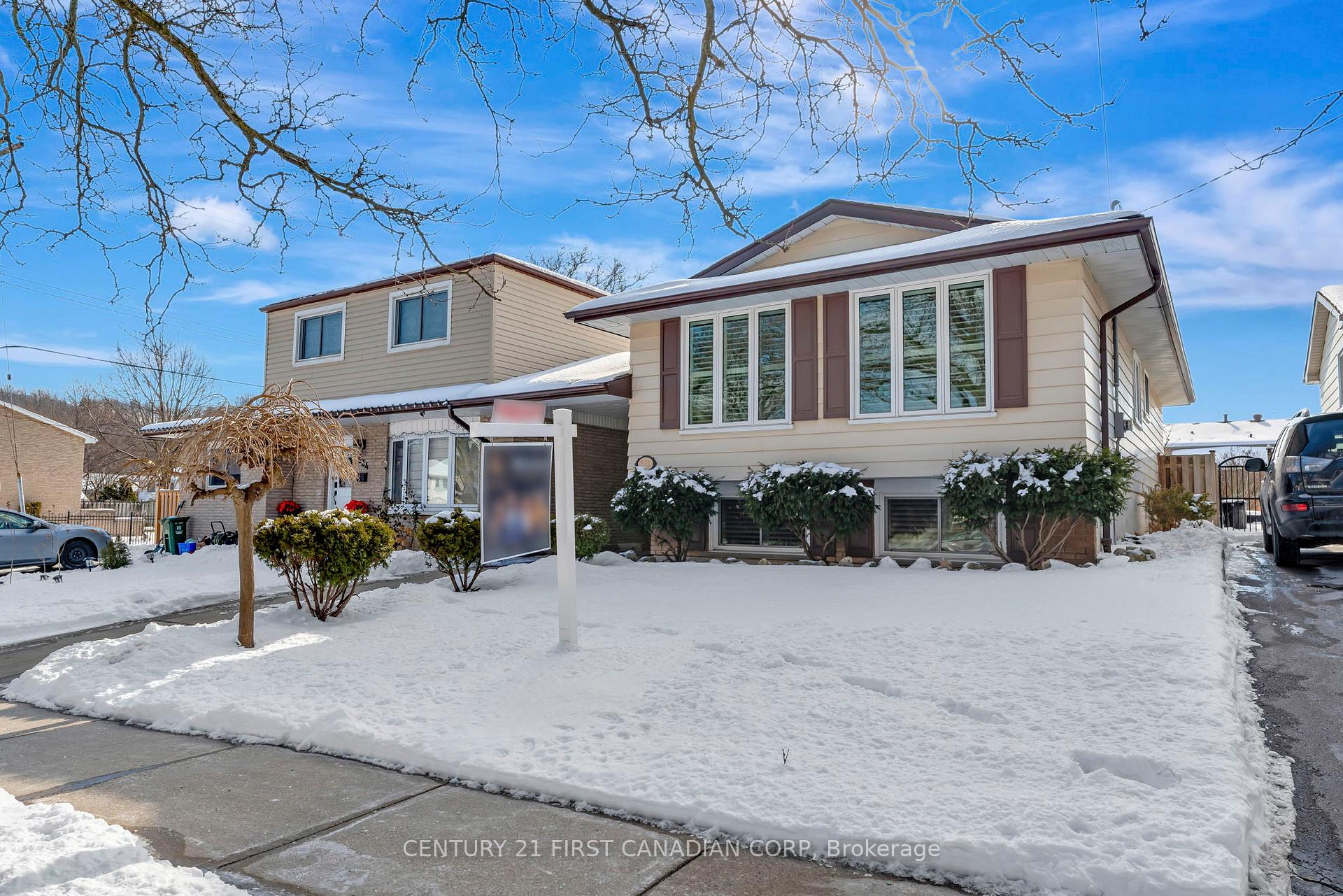 Photo 3 of 532 Greenhill Avenue, Hamilton, Vincent — HOMEH