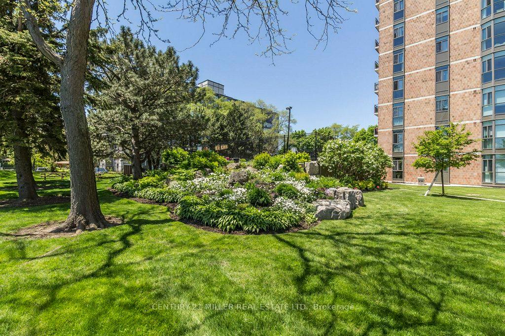 Photo 3 of Unit 1809, 5250 Lakeshore Road, Burlington, Appleby — HOMEH