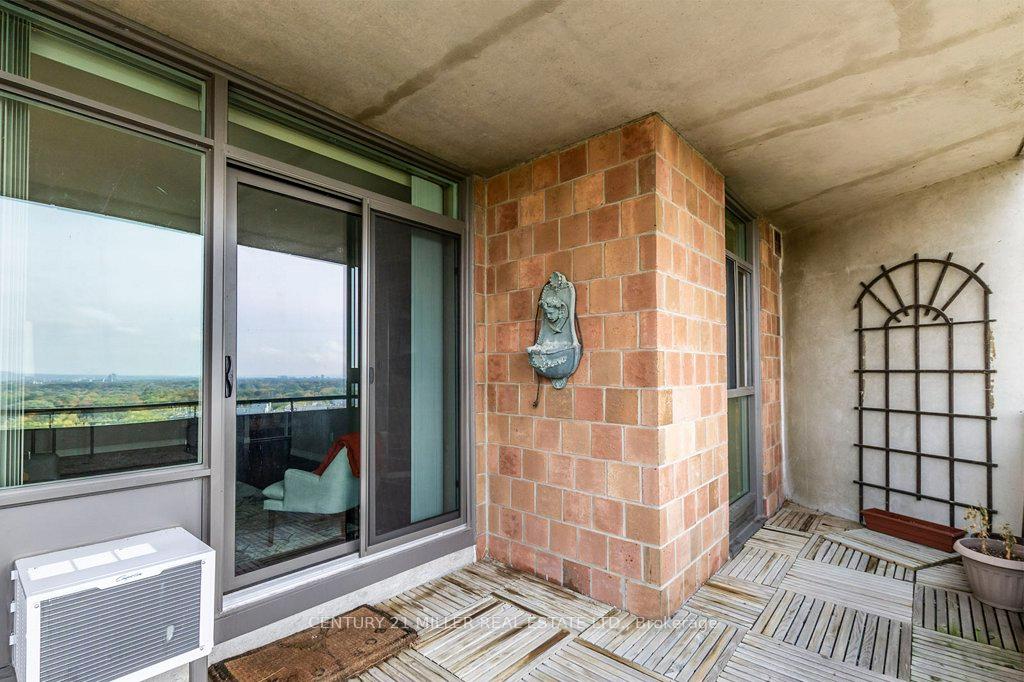 Photo 17 of Unit 1809, 5250 Lakeshore Road, Burlington, Appleby — HOMEH