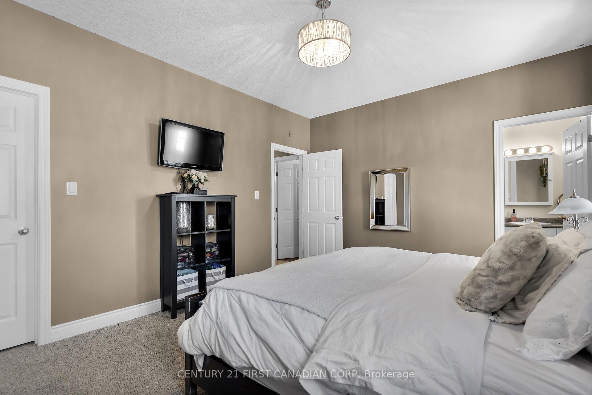Photo 2 of 30 Hedges Court, St. Thomas — HOMEH