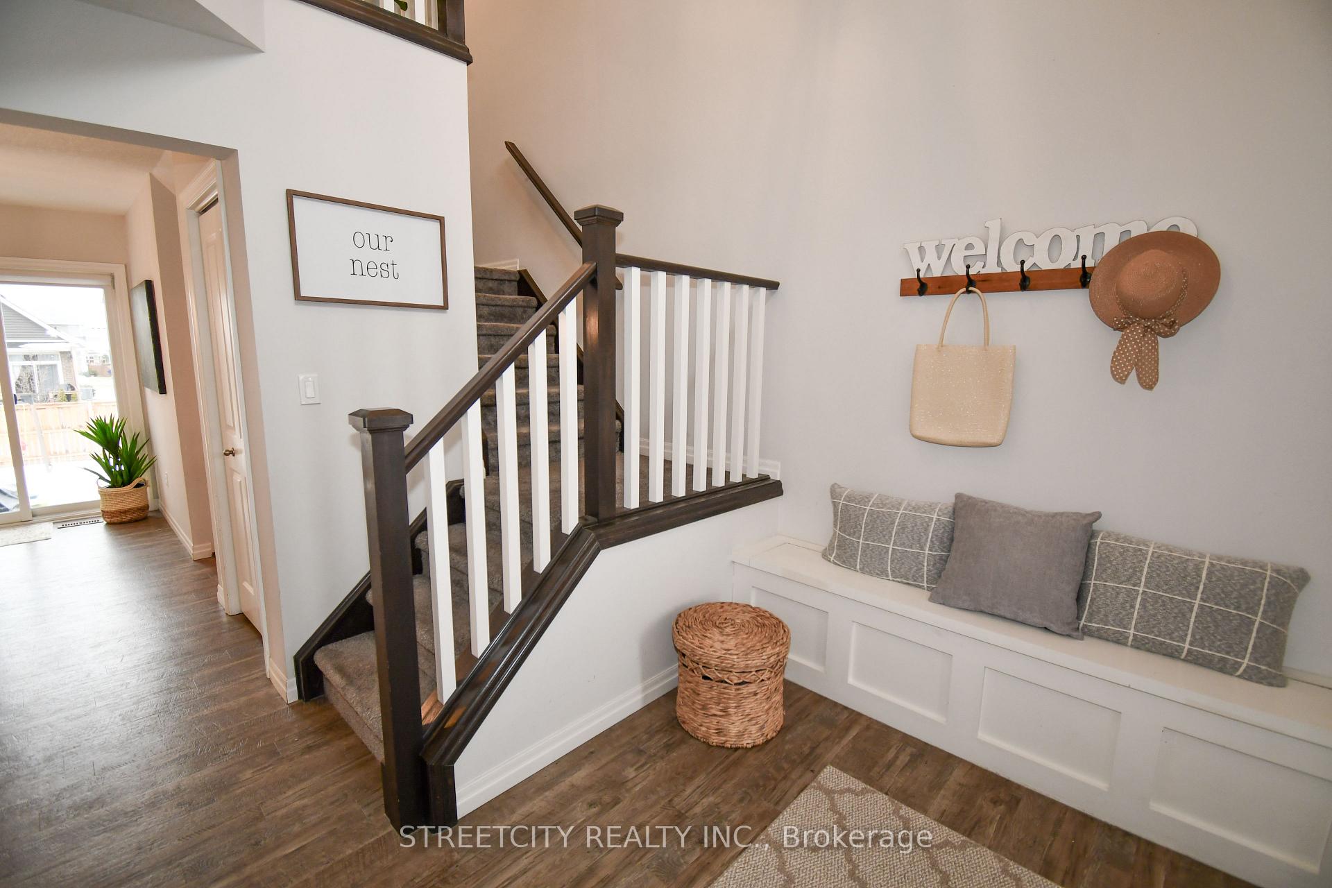 Photo 4 of 4 Fox Hollow Court, St. Thomas — HOMEH