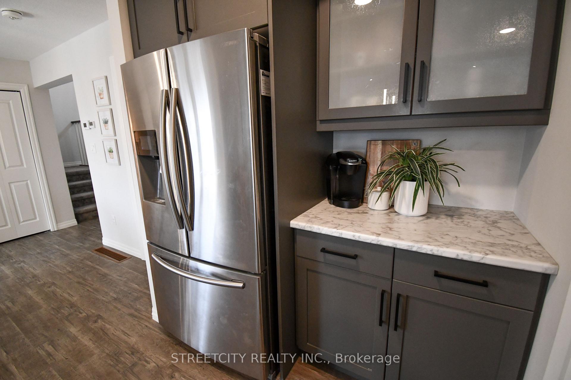 Photo 12 of 4 Fox Hollow Court, St. Thomas — HOMEH