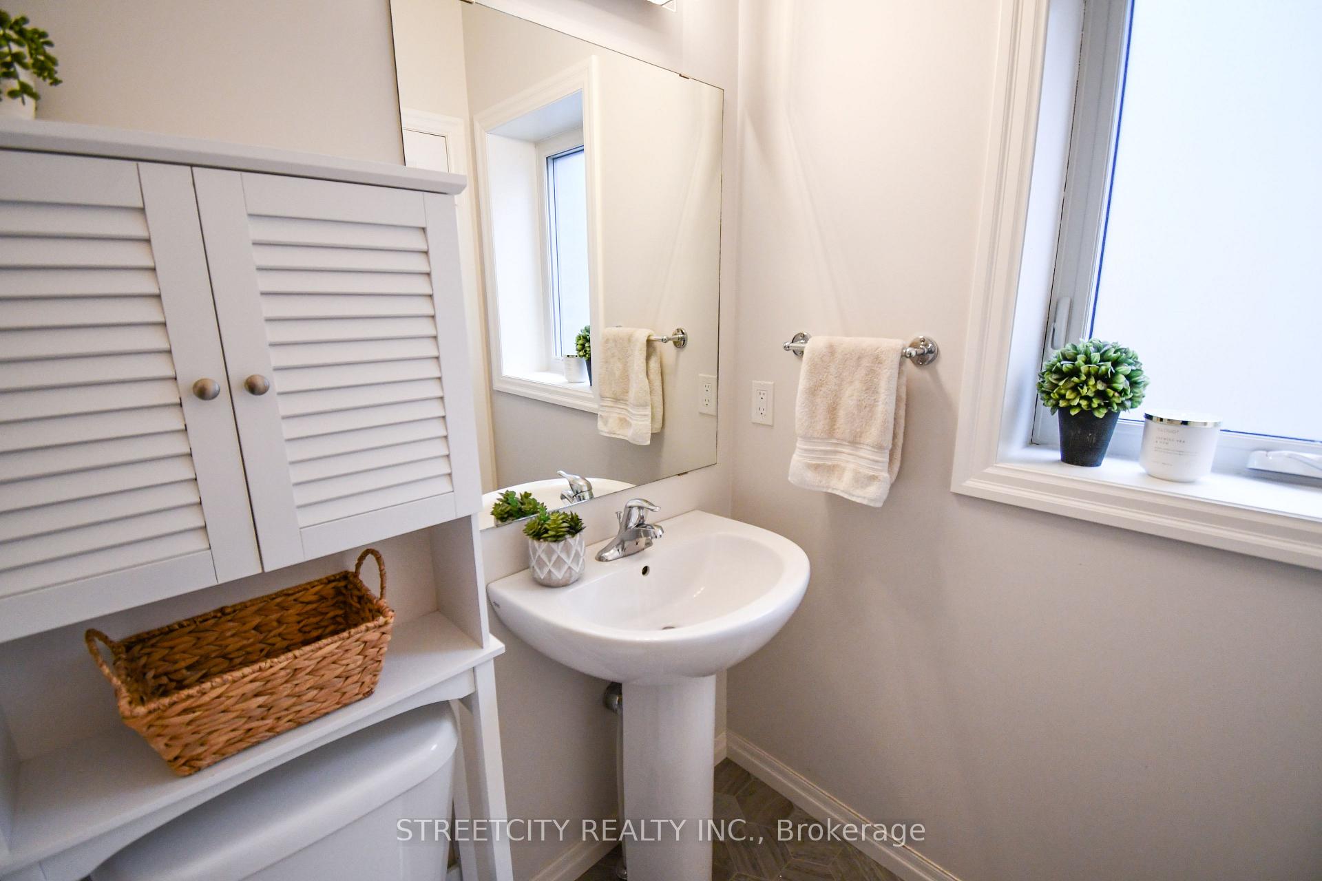 Photo 17 of 4 Fox Hollow Court, St. Thomas — HOMEH