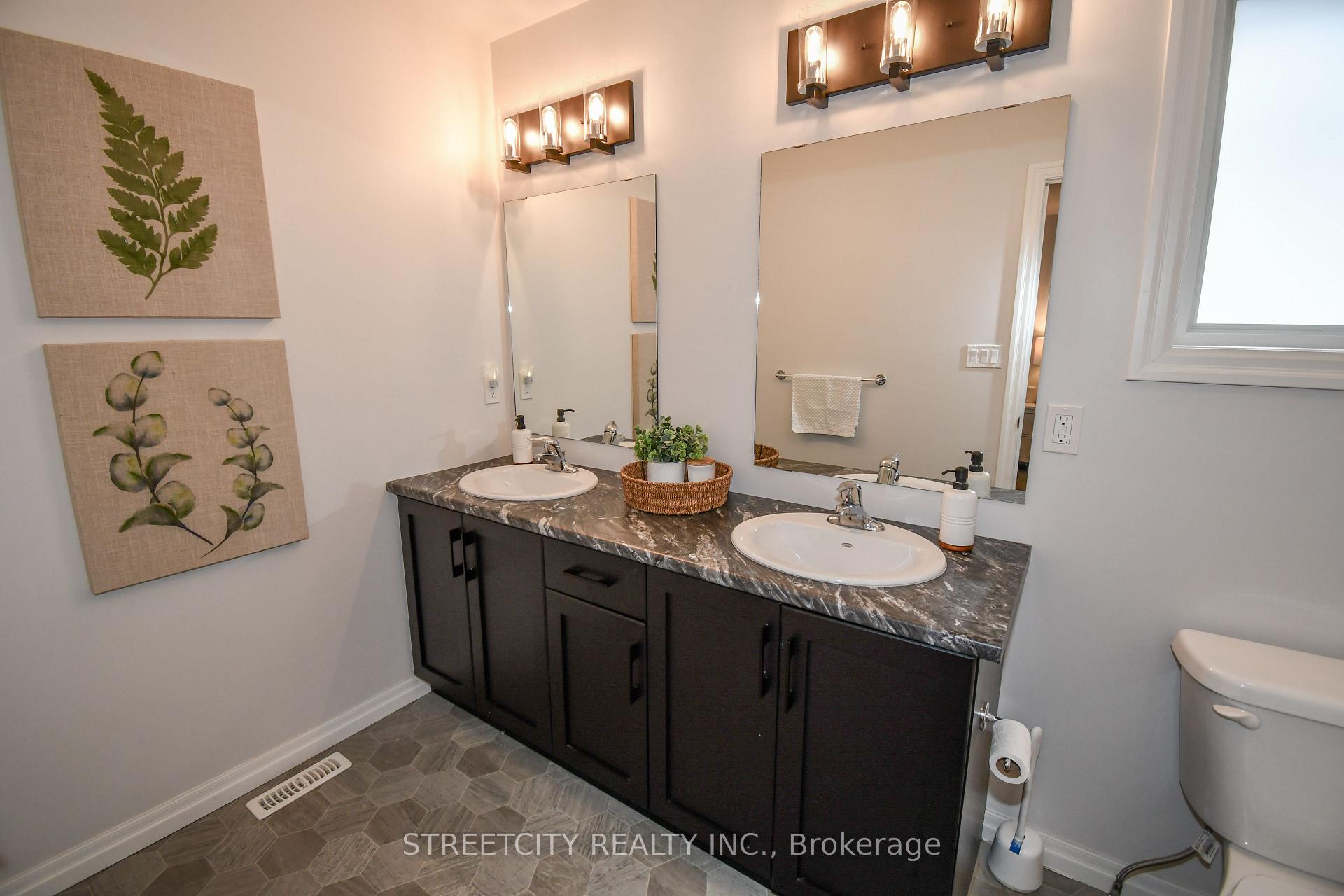 Photo 21 of 4 Fox Hollow Court, St. Thomas — HOMEH