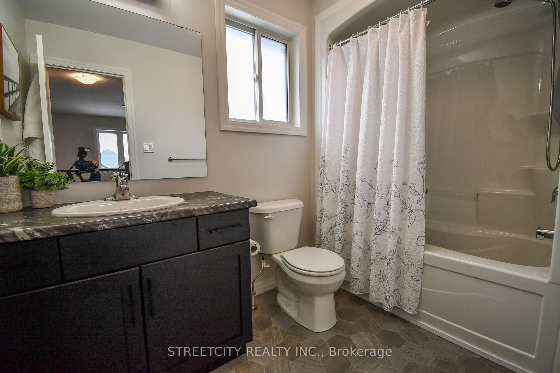 Photo 31 of 4 Fox Hollow Court, St. Thomas — HOMEH