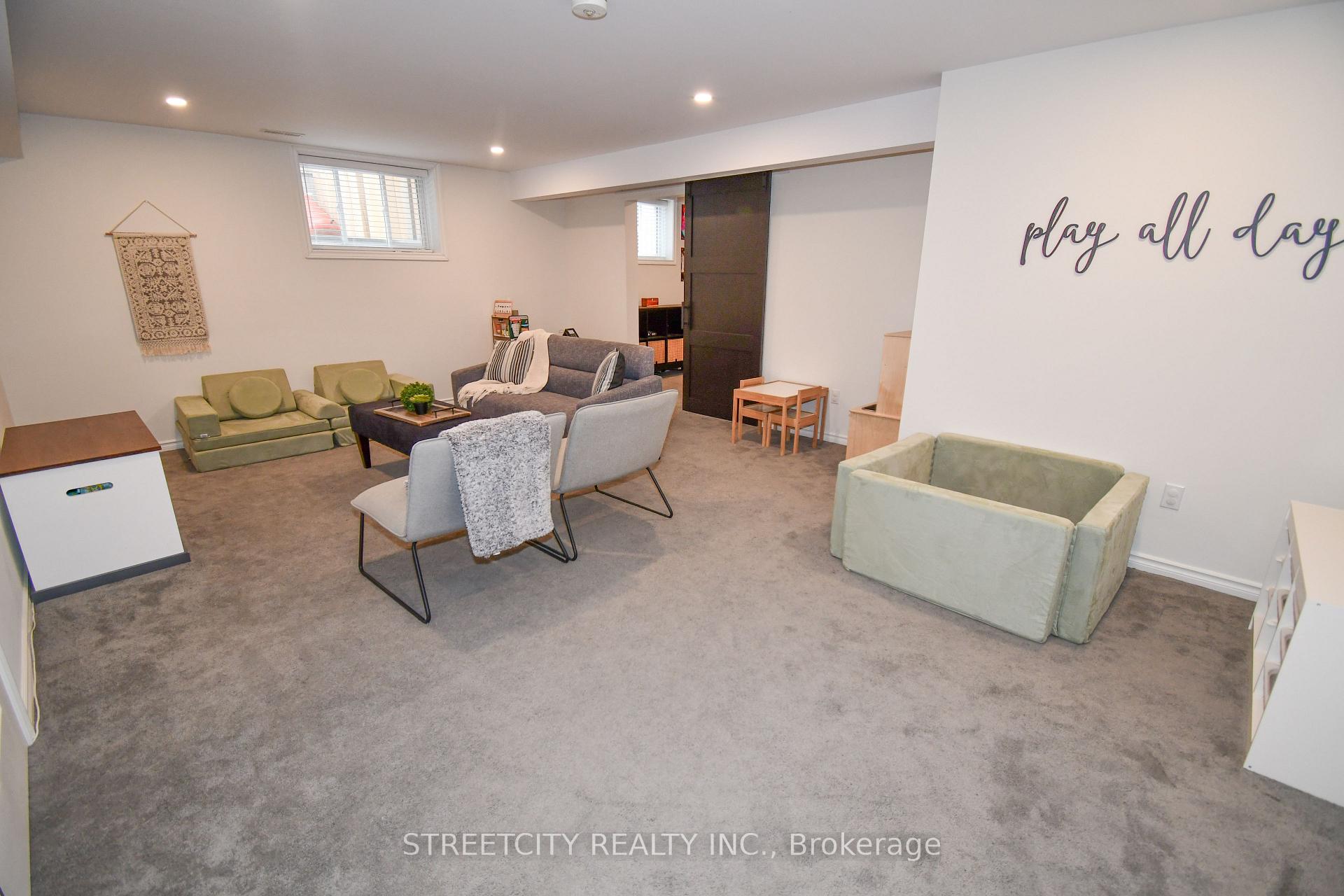 Photo 32 of 4 Fox Hollow Court, St. Thomas — HOMEH