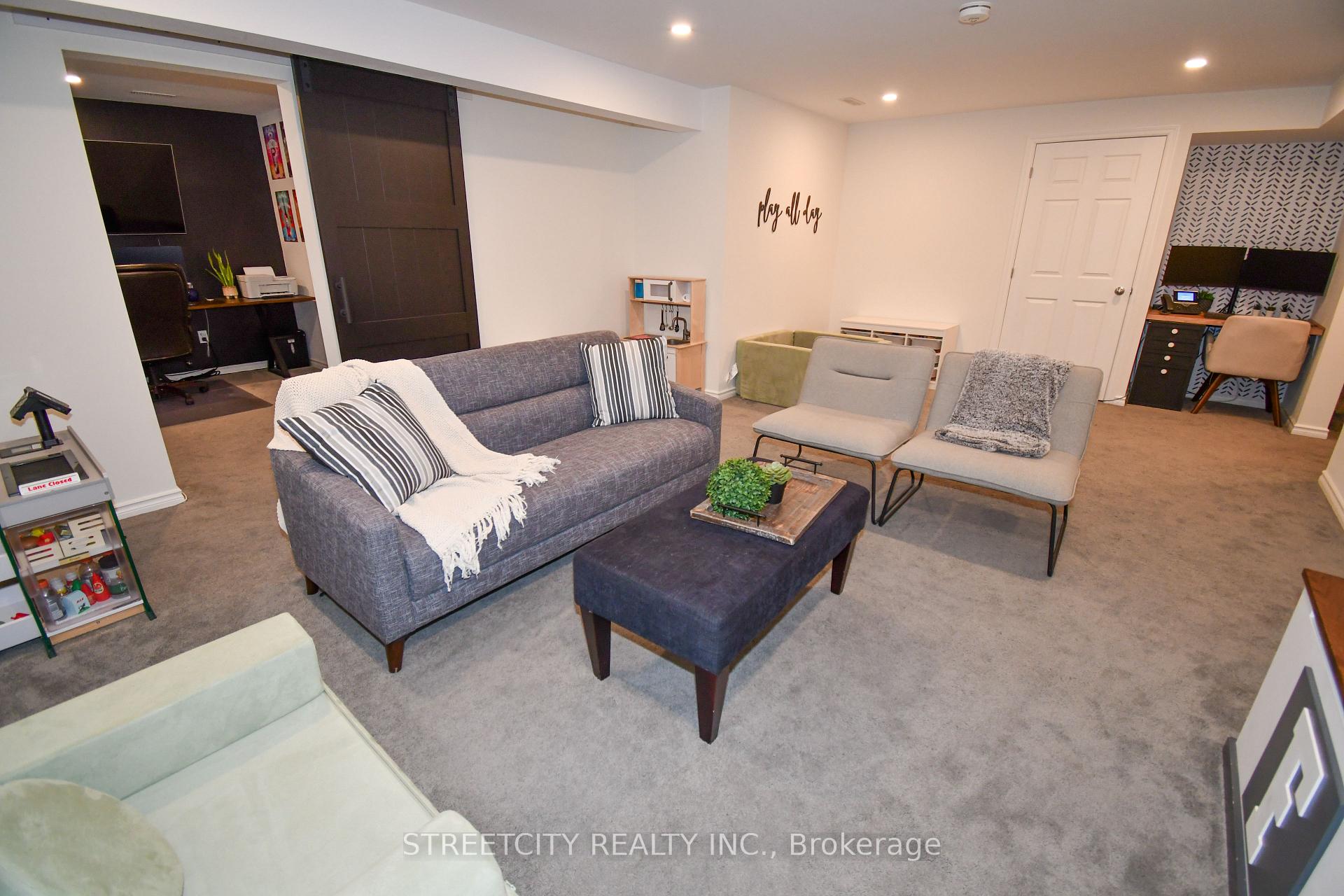 Photo 33 of 4 Fox Hollow Court, St. Thomas — HOMEH