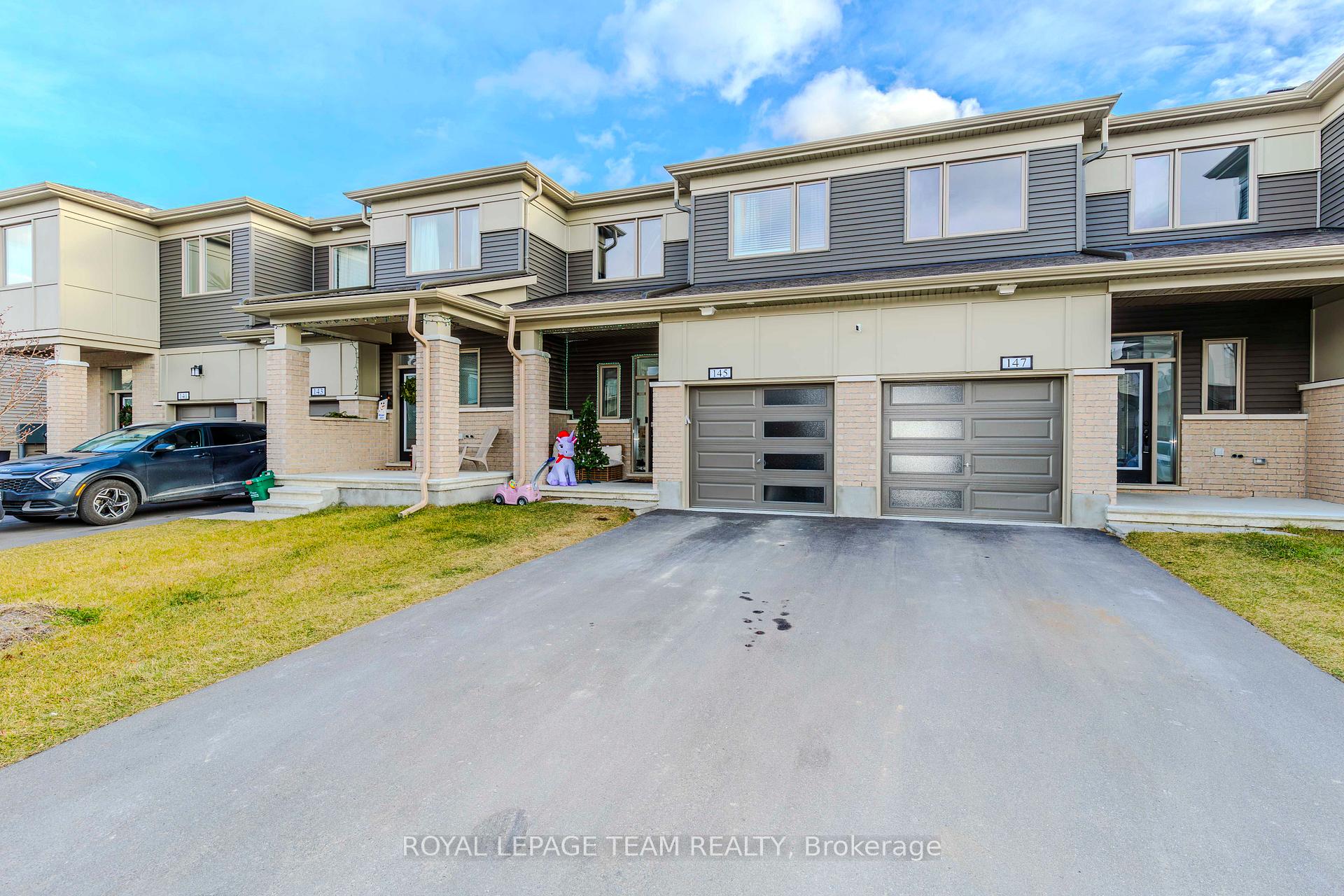 Photo 2 of 145 Yearling Circle, Ottawa, Goulbourn Twp From Franktown Rd/South To Rideau — HOMEH