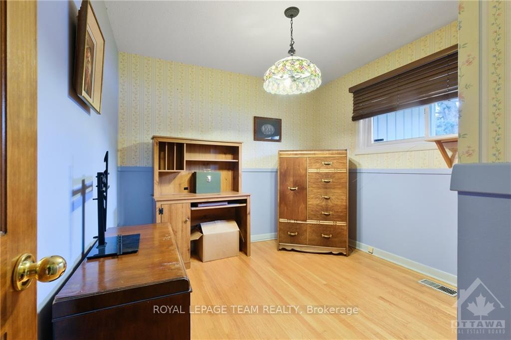 Photo 8 of 21 Higwood Drive, Ottawa, City View/Skyline/Fisher Heights/Parkwood Hills — HOMEH