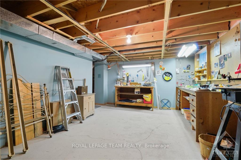 Photo 12 of 21 Higwood Drive, Ottawa, City View/Skyline/Fisher Heights/Parkwood Hills — HOMEH