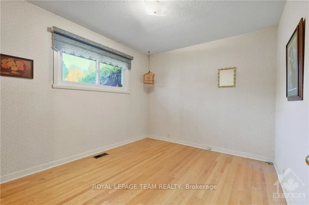 Photo 19 of 21 Higwood Drive, Ottawa, City View/Skyline/Fisher Heights/Parkwood Hills — HOMEH