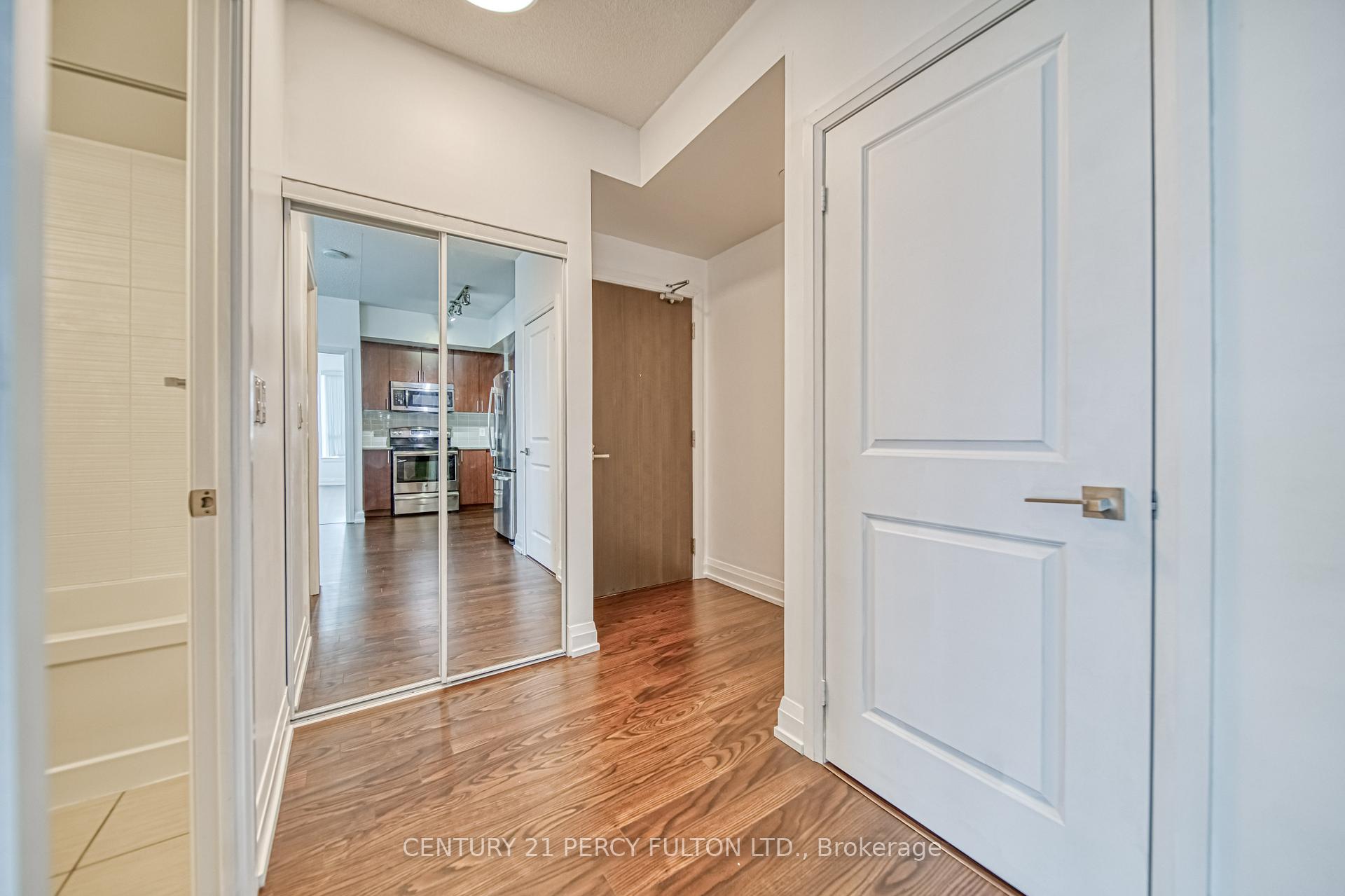 Photo 4 of Unit 2115, 7171 Yonge Street, Markham, Grandview — HOMEH